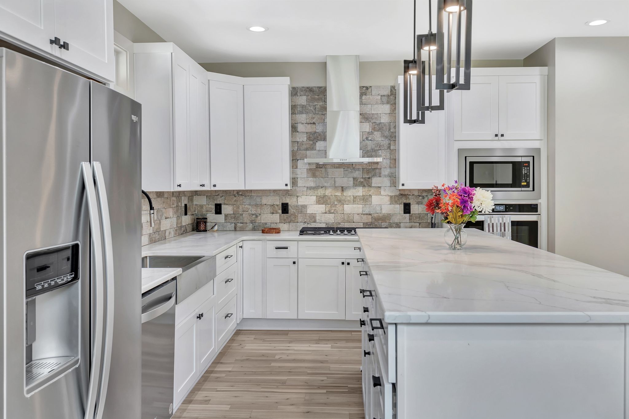 Nashville, Tennessee 37208, United States, 4 Bedrooms Bedrooms, ,4 BathroomsBathrooms,Residential,Active,194716