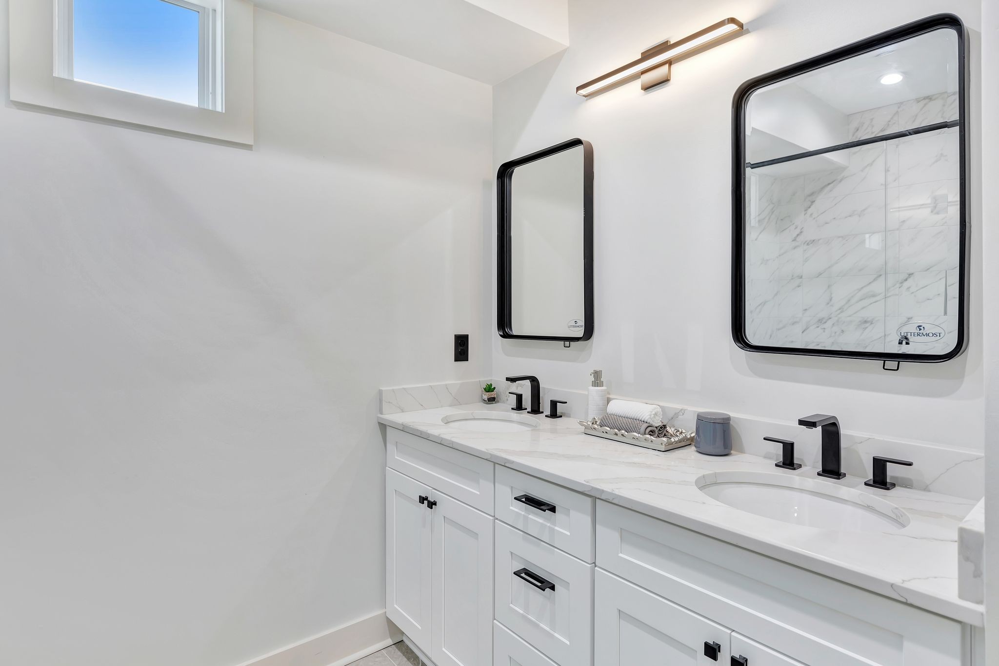 Nashville, Tennessee 37208, United States, 4 Bedrooms Bedrooms, ,4 BathroomsBathrooms,Residential,Active,194716