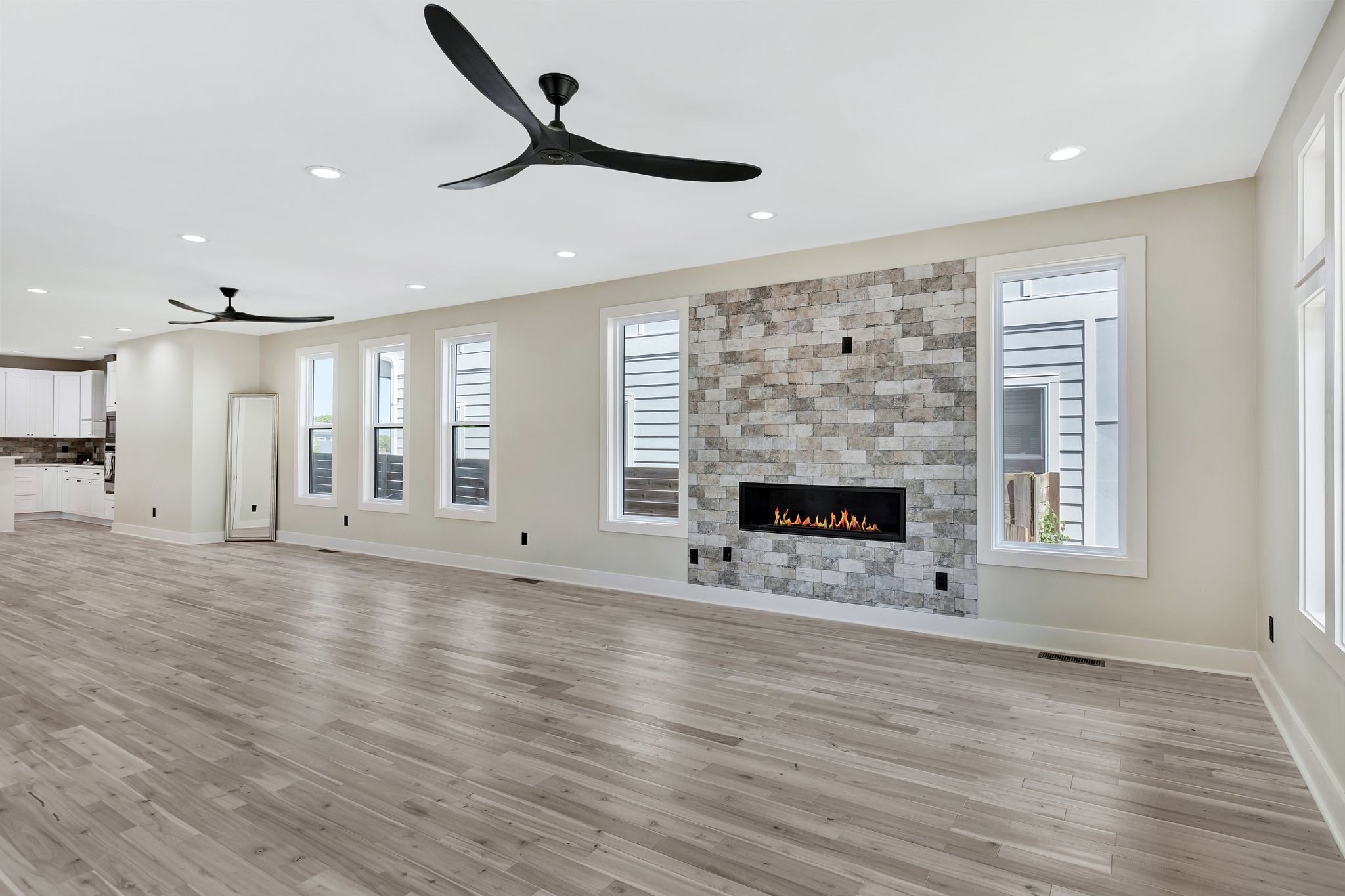 Nashville, Tennessee 37208, United States, 4 Bedrooms Bedrooms, ,4 BathroomsBathrooms,Residential,Active,194716