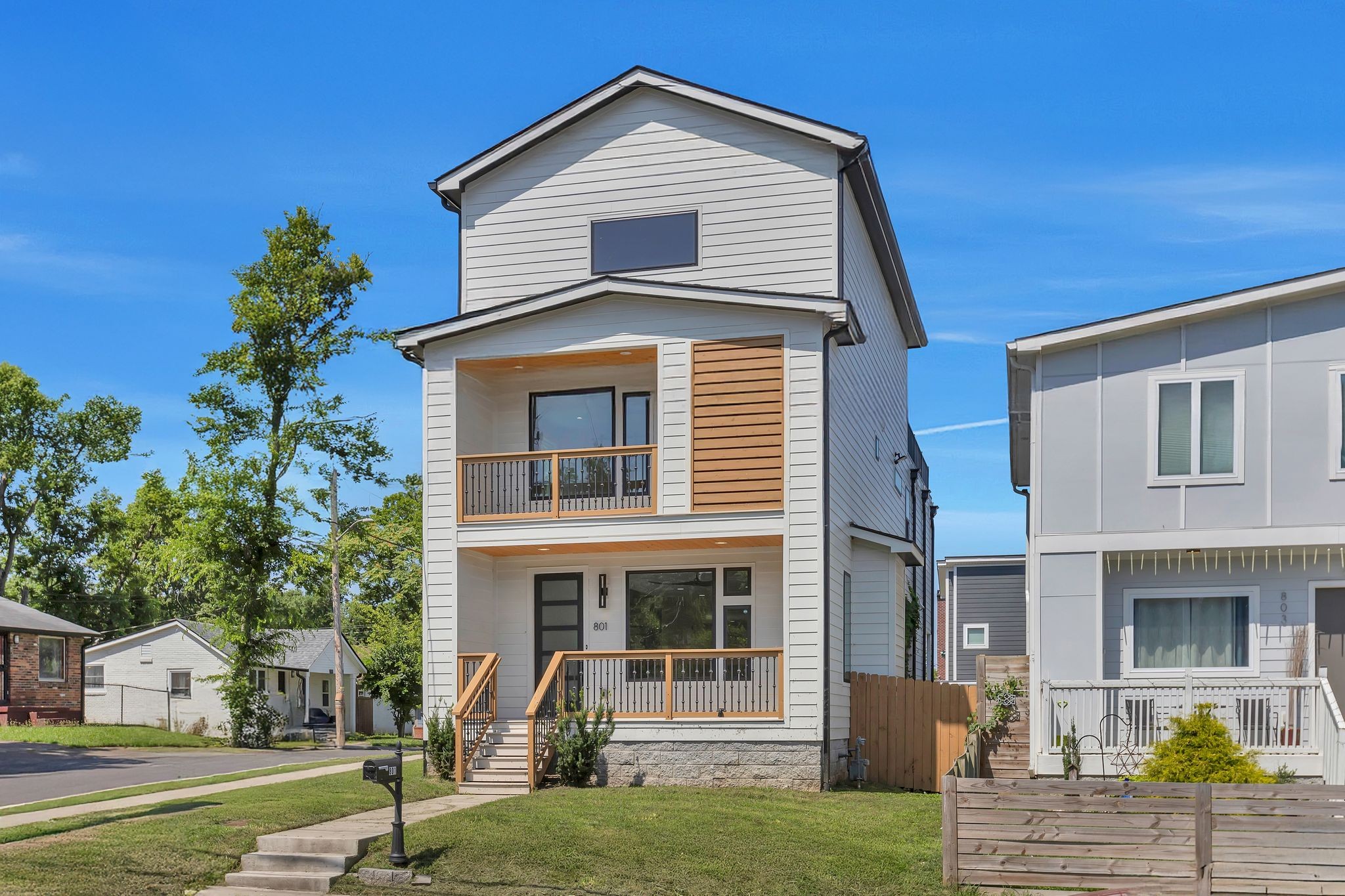 Nashville, Tennessee 37208, United States, 4 Bedrooms Bedrooms, ,4 BathroomsBathrooms,Residential,Active,194716