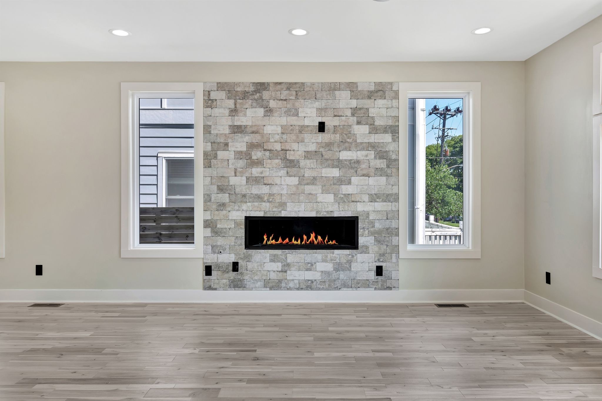 Nashville, Tennessee 37208, United States, 4 Bedrooms Bedrooms, ,4 BathroomsBathrooms,Residential,Active,194716