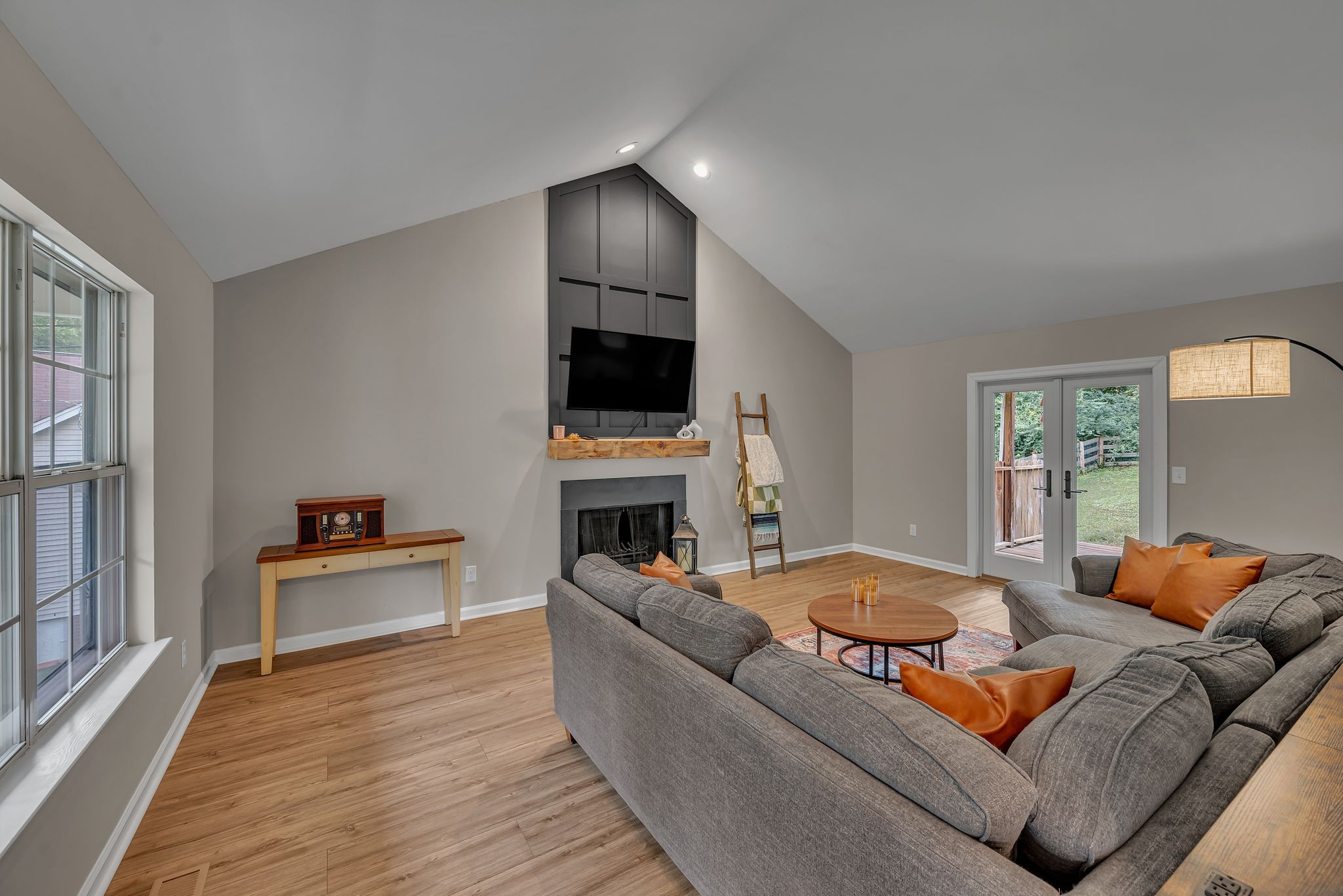 728 Glenn Ct