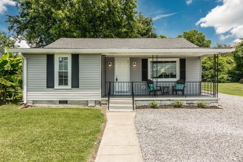 213 21st Ave W Springfield TN 37172