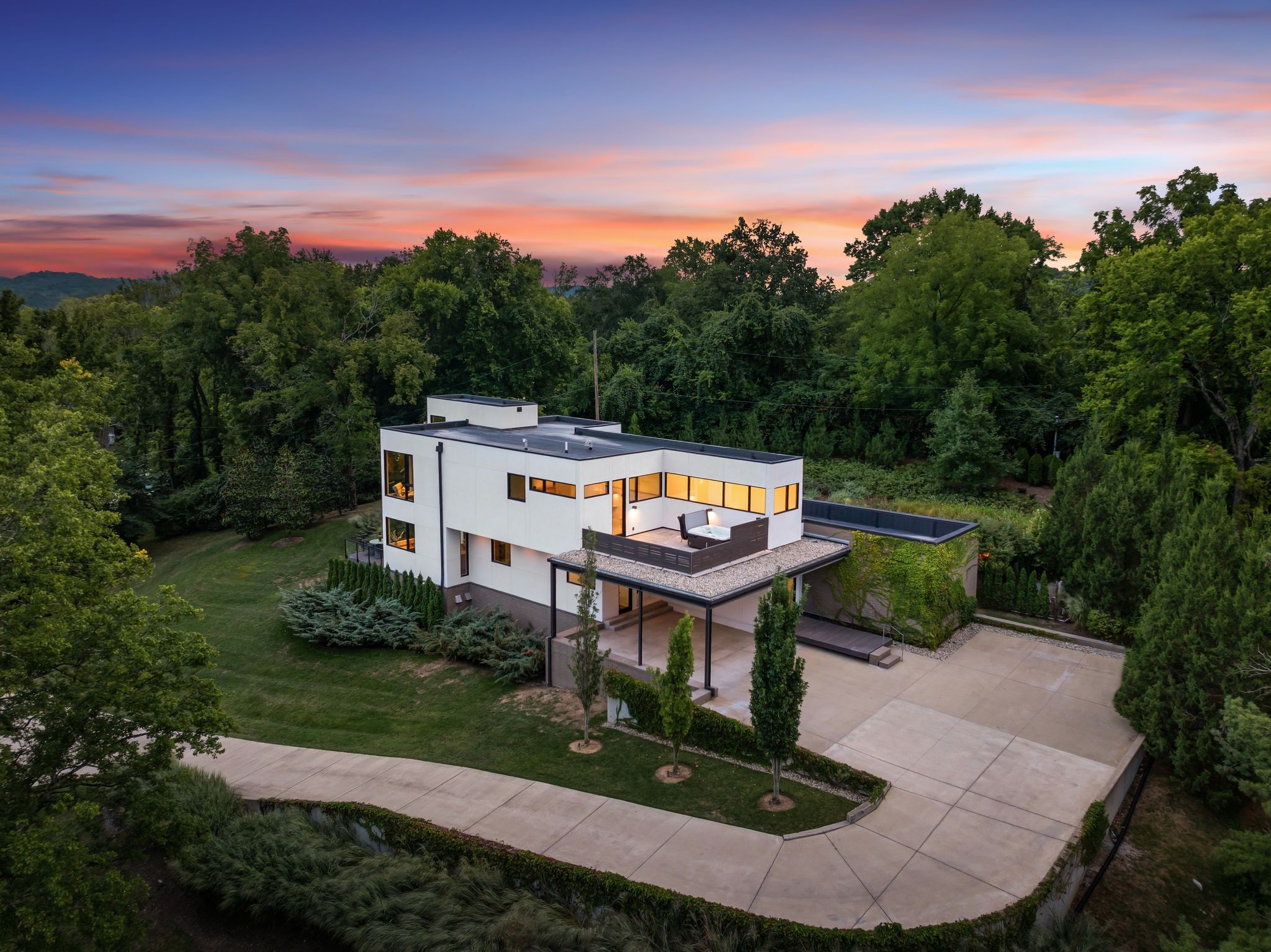 6321 E Valley Rd