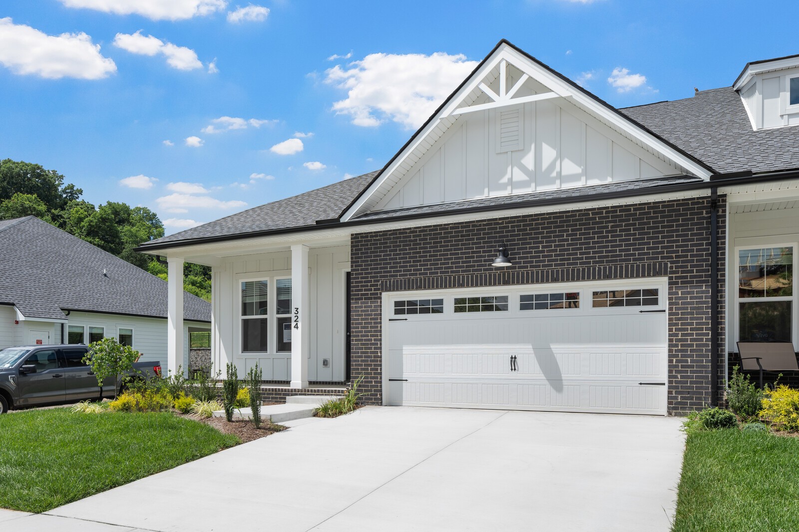 324 Buckwood Lane S
