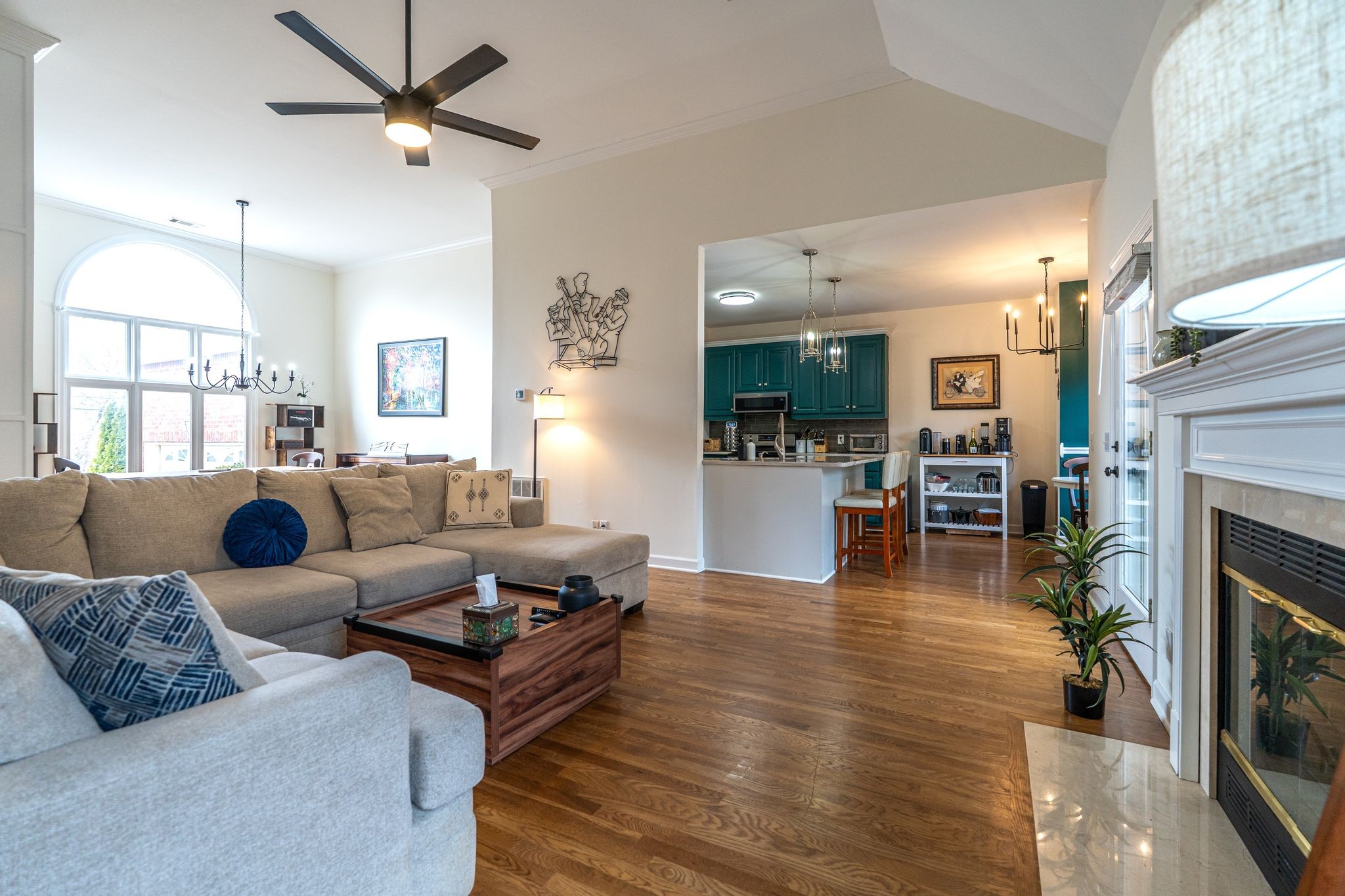 7140 Forrest Oaks Dr