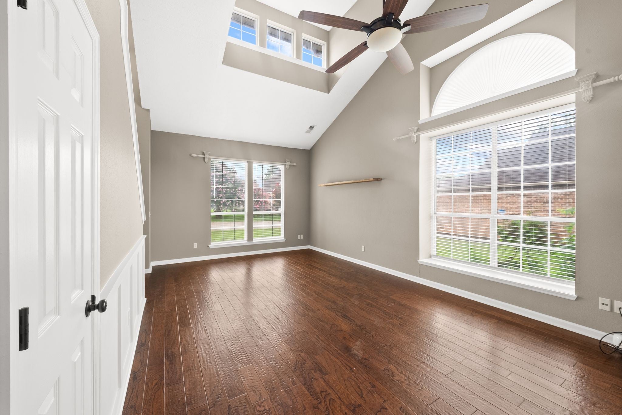 Picture for the property 3285685, 3 beds, 2.5 baths