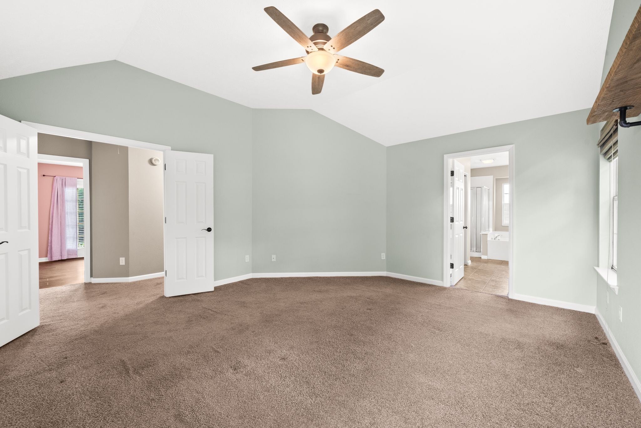 Picture for the property 3285685, 3 beds, 2.5 baths