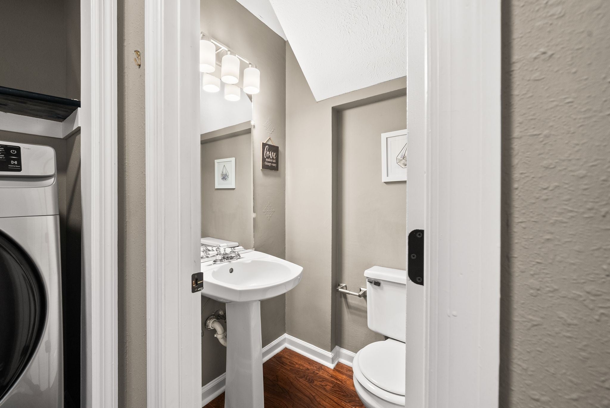 Picture for the property 3285685, 3 beds, 2.5 baths