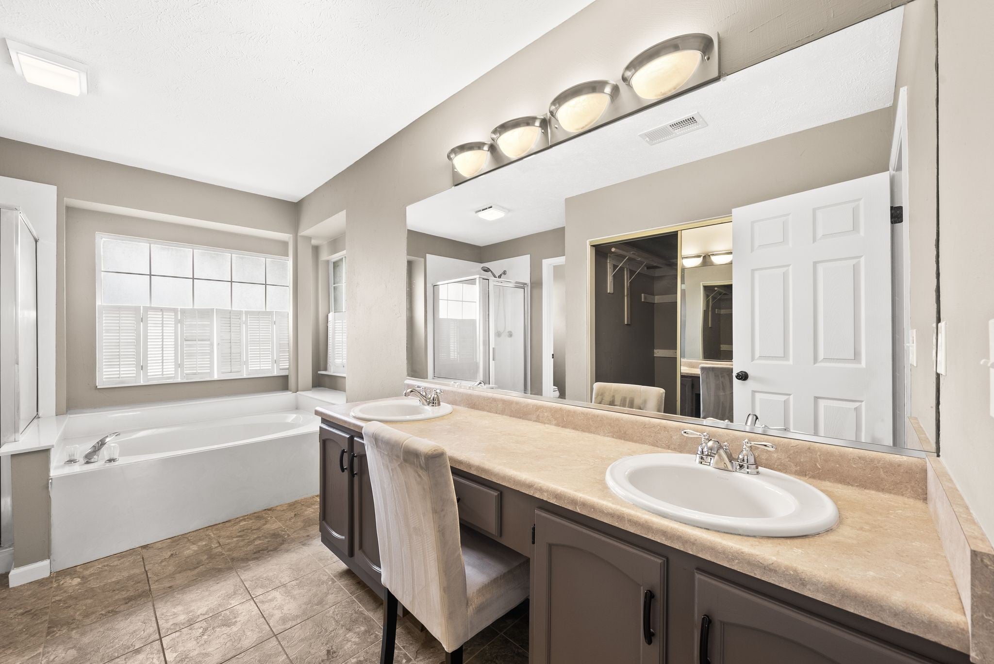 Picture for the property 3285685, 3 beds, 2.5 baths