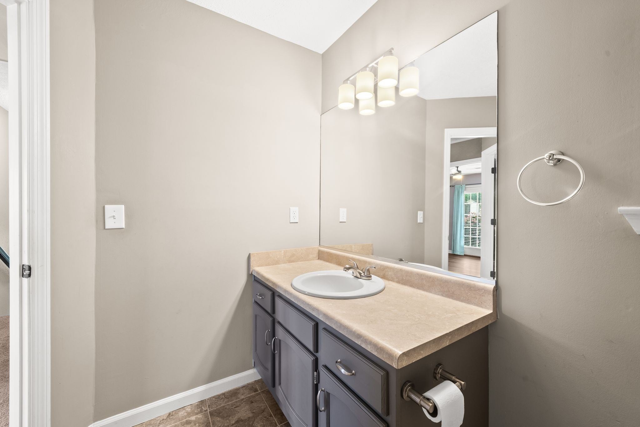 Picture for the property 3285685, 3 beds, 2.5 baths