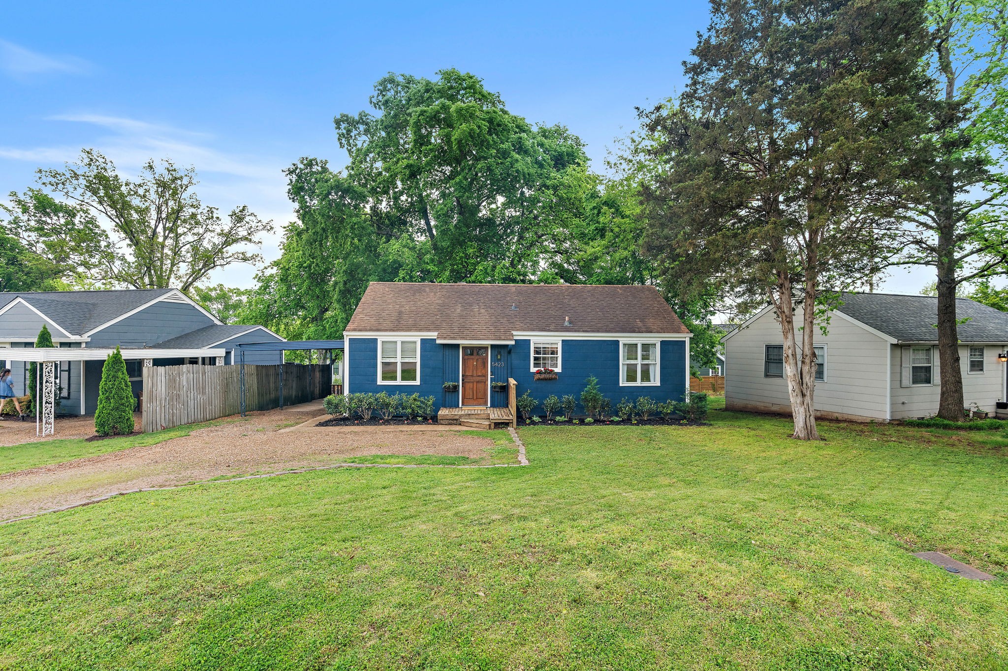 5423 Knob Rd