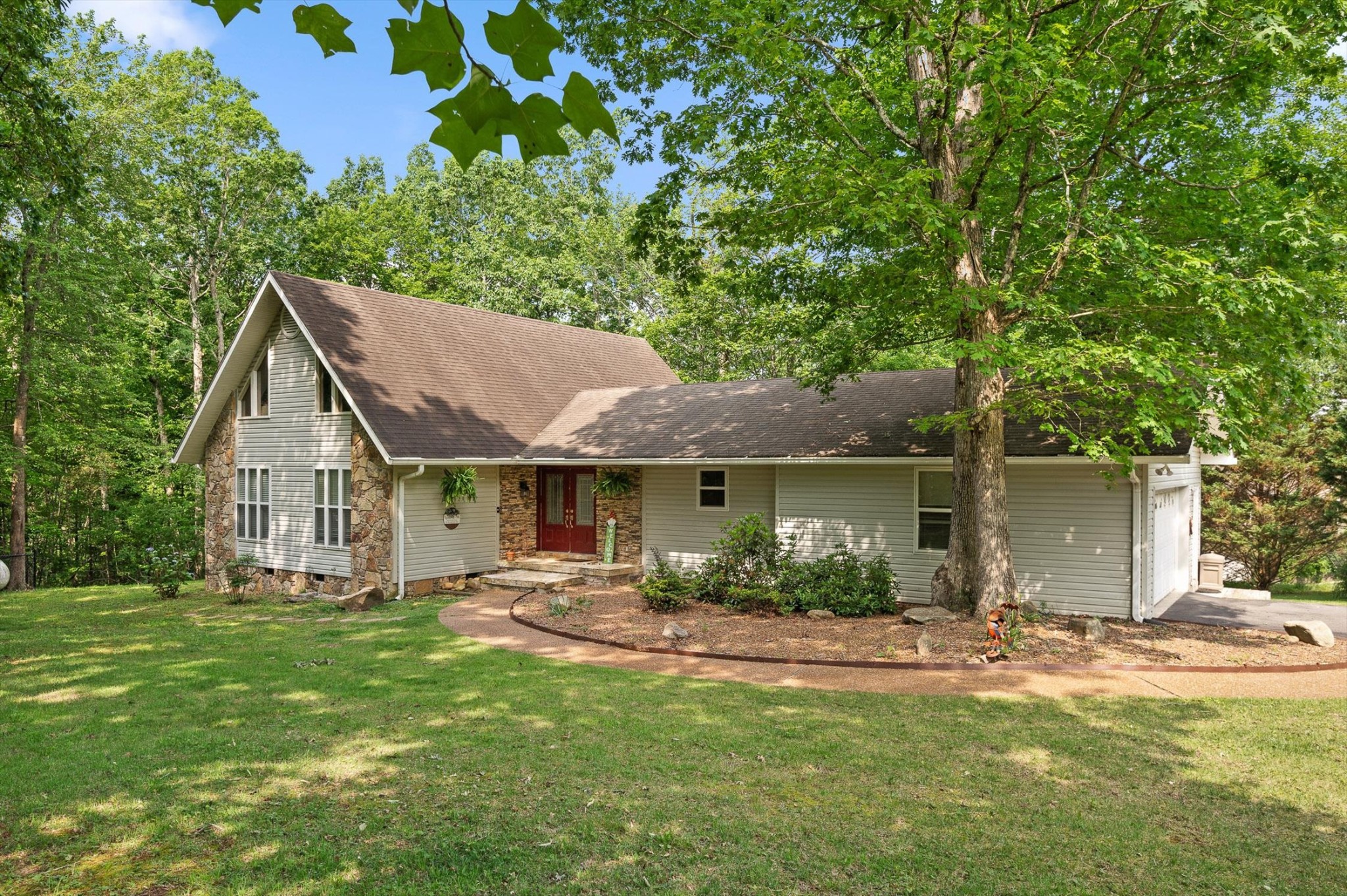 101 Snow Bird Ln