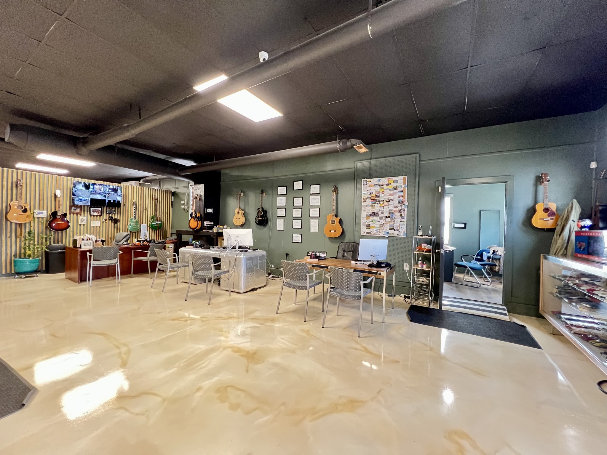 1122 Hamilton Dr
