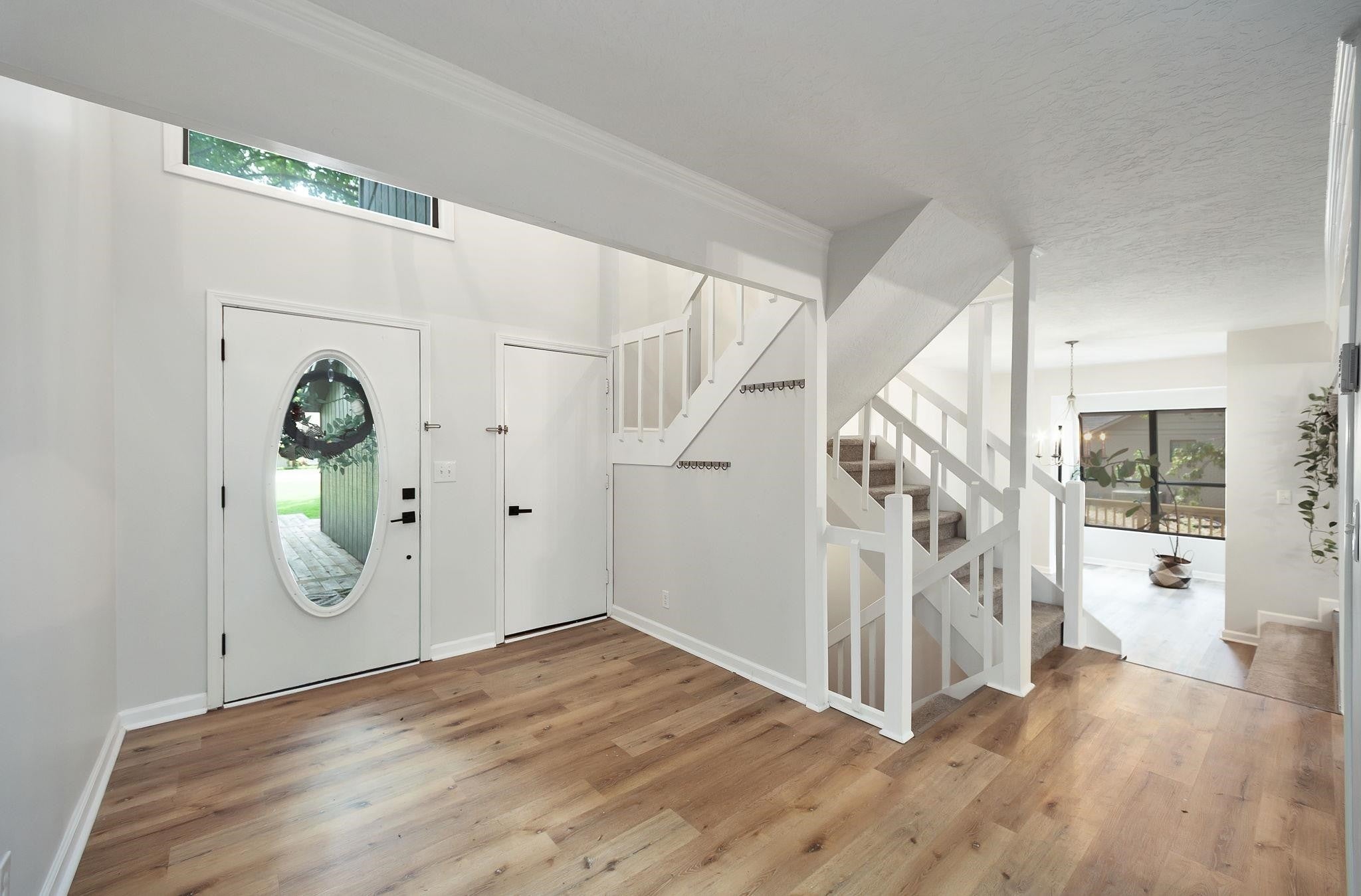 71 COLONIAL CV