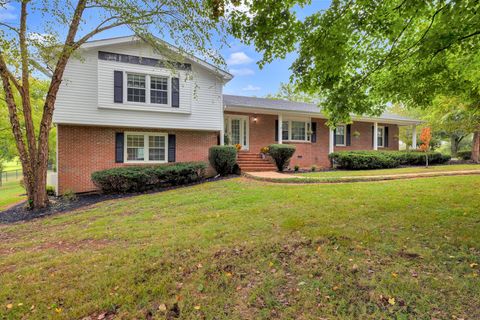 231 Riverbend Country Club Rd Shelbyville TN 37160
