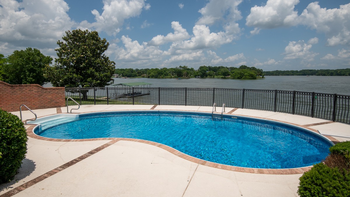 114 Governors Point Blvd