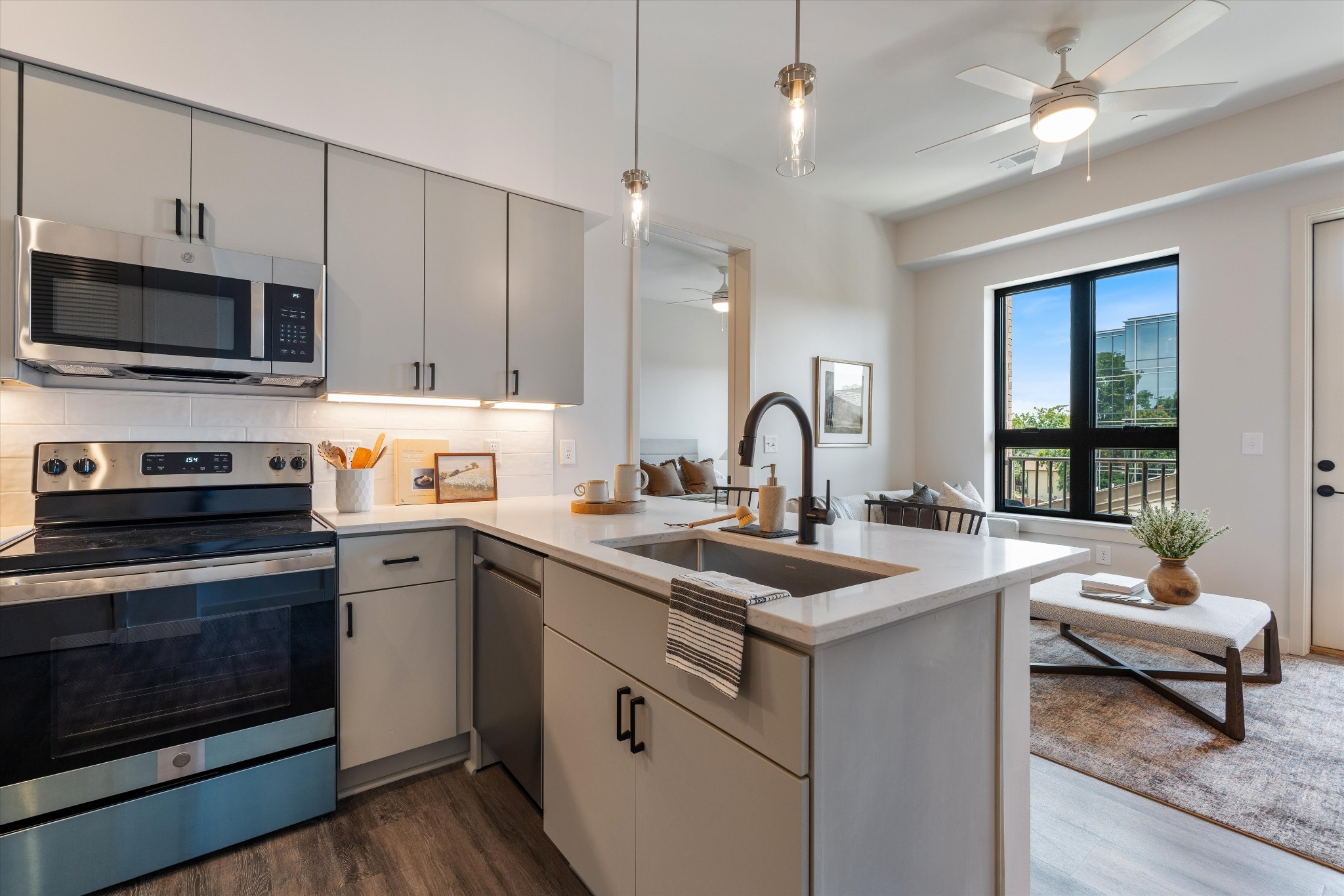 Photo 4 of 28 of 1014 16th Avenue S 309 condo