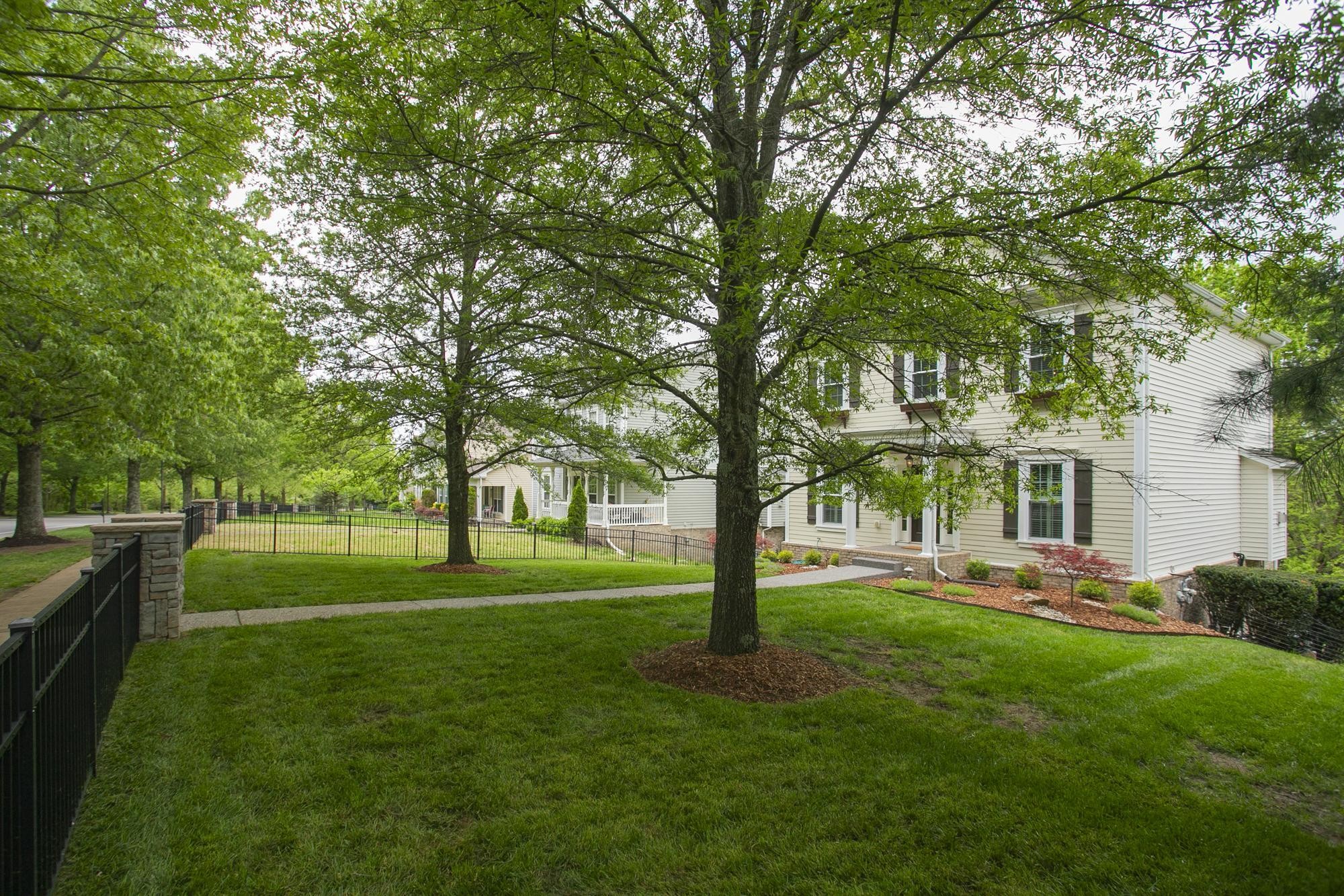 1552 Liberty Pike