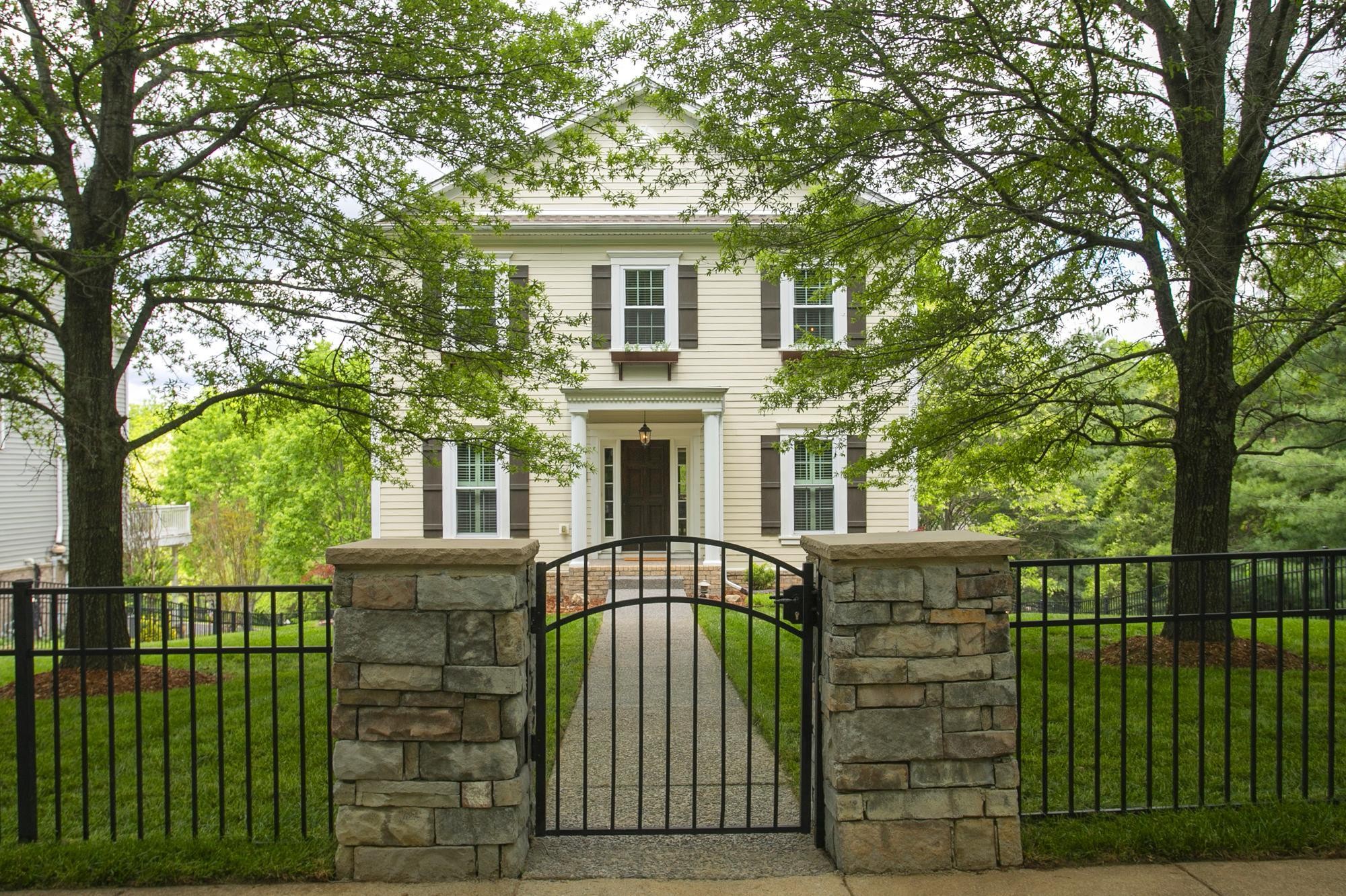 1552 Liberty Pike