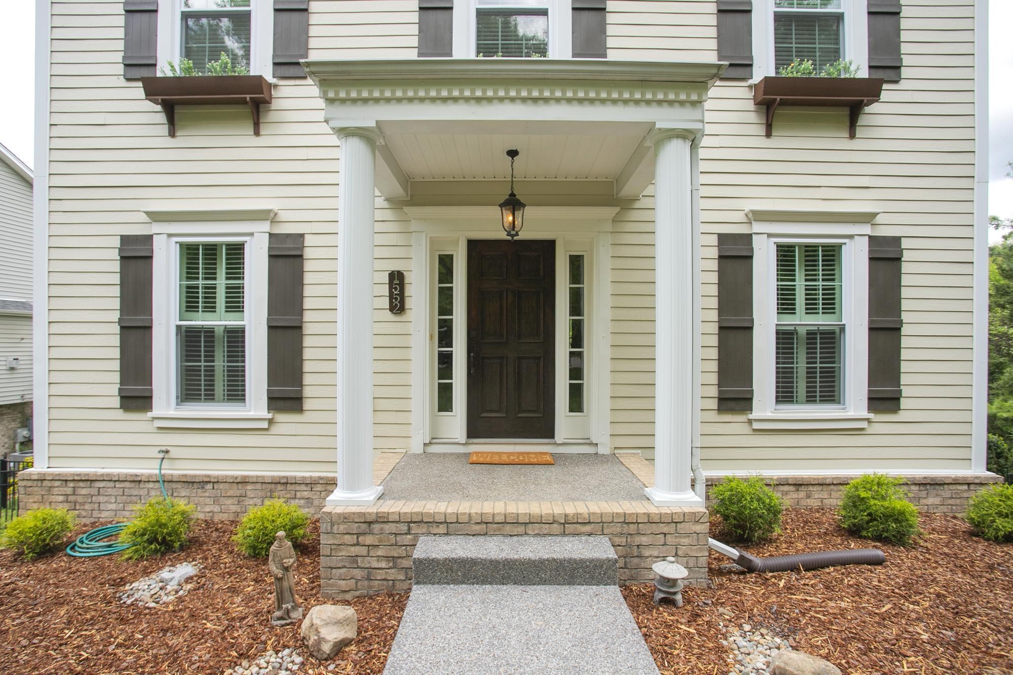 1552 Liberty Pike