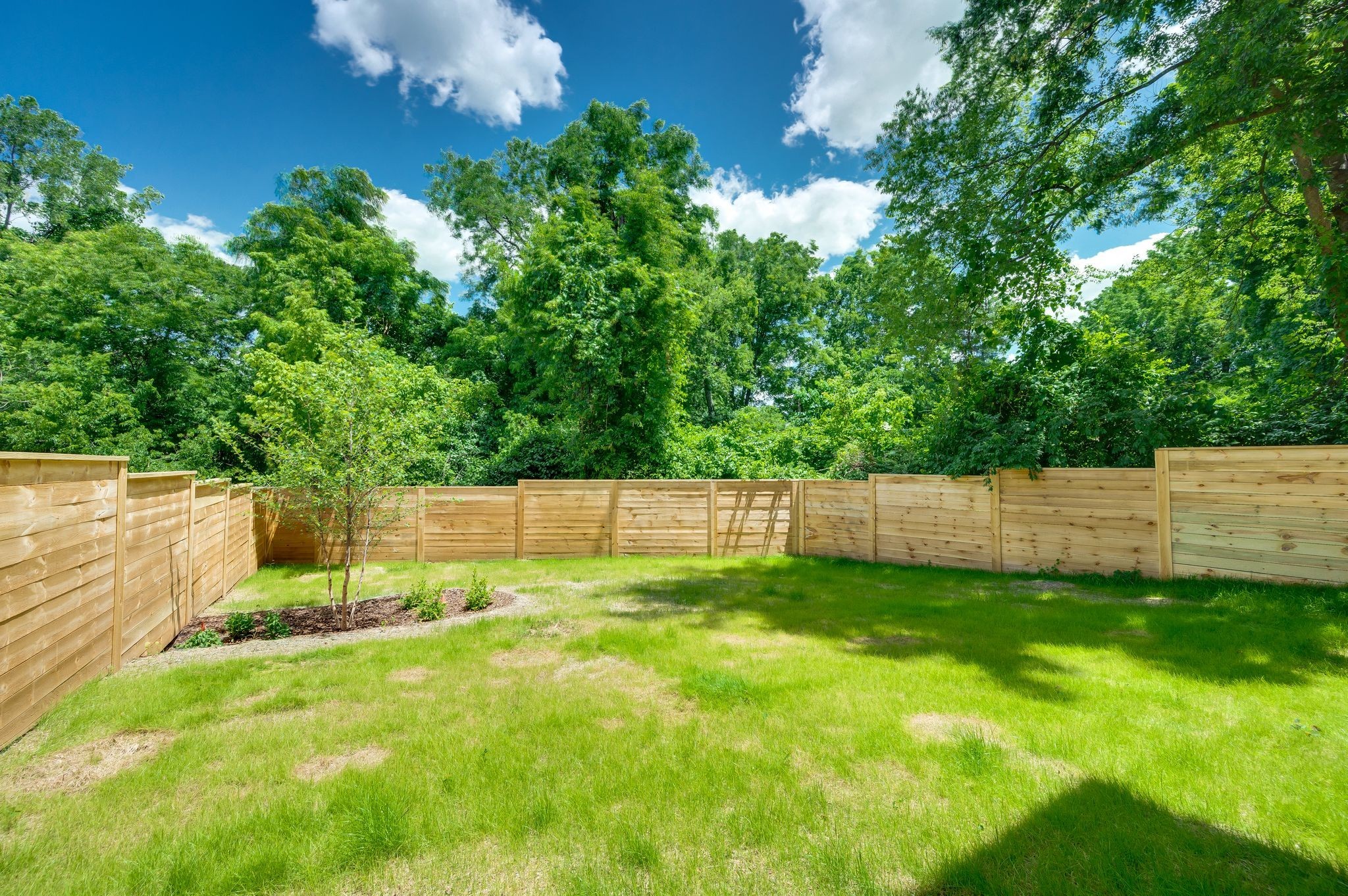 546 Whispering Hills Dr