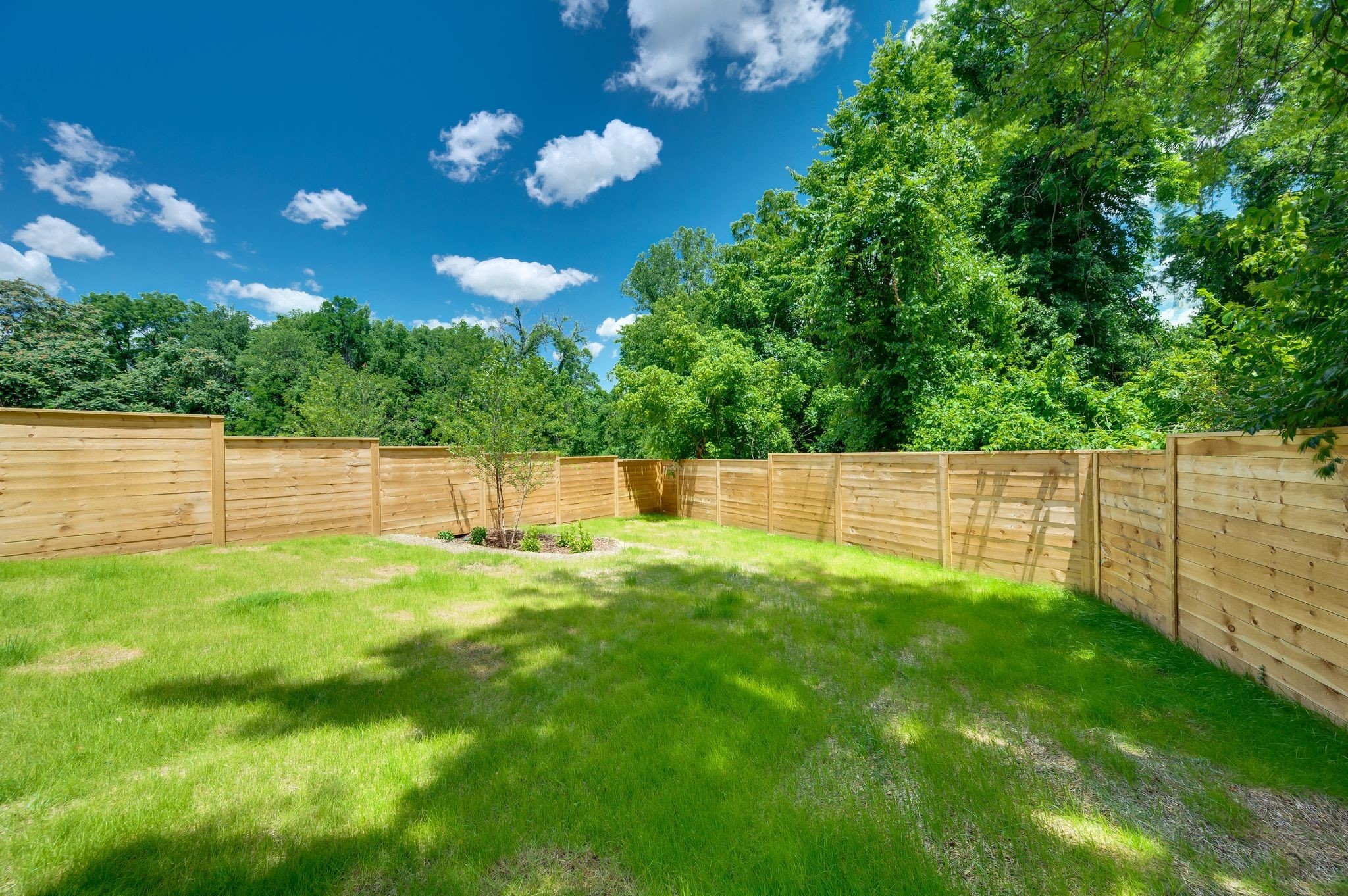 546 Whispering Hills Dr