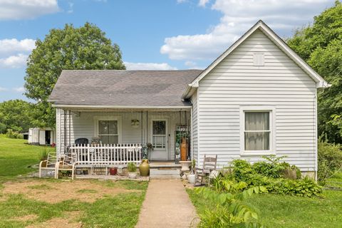 165 Dobbins Pike Gallatin TN 37066