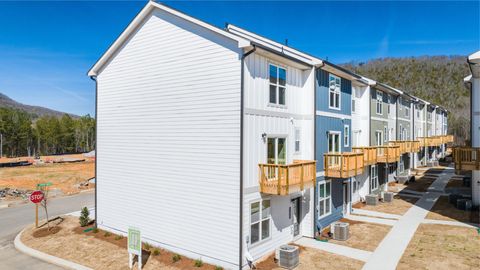 212 Asbury Oak Lane Chattanooga TN 37419