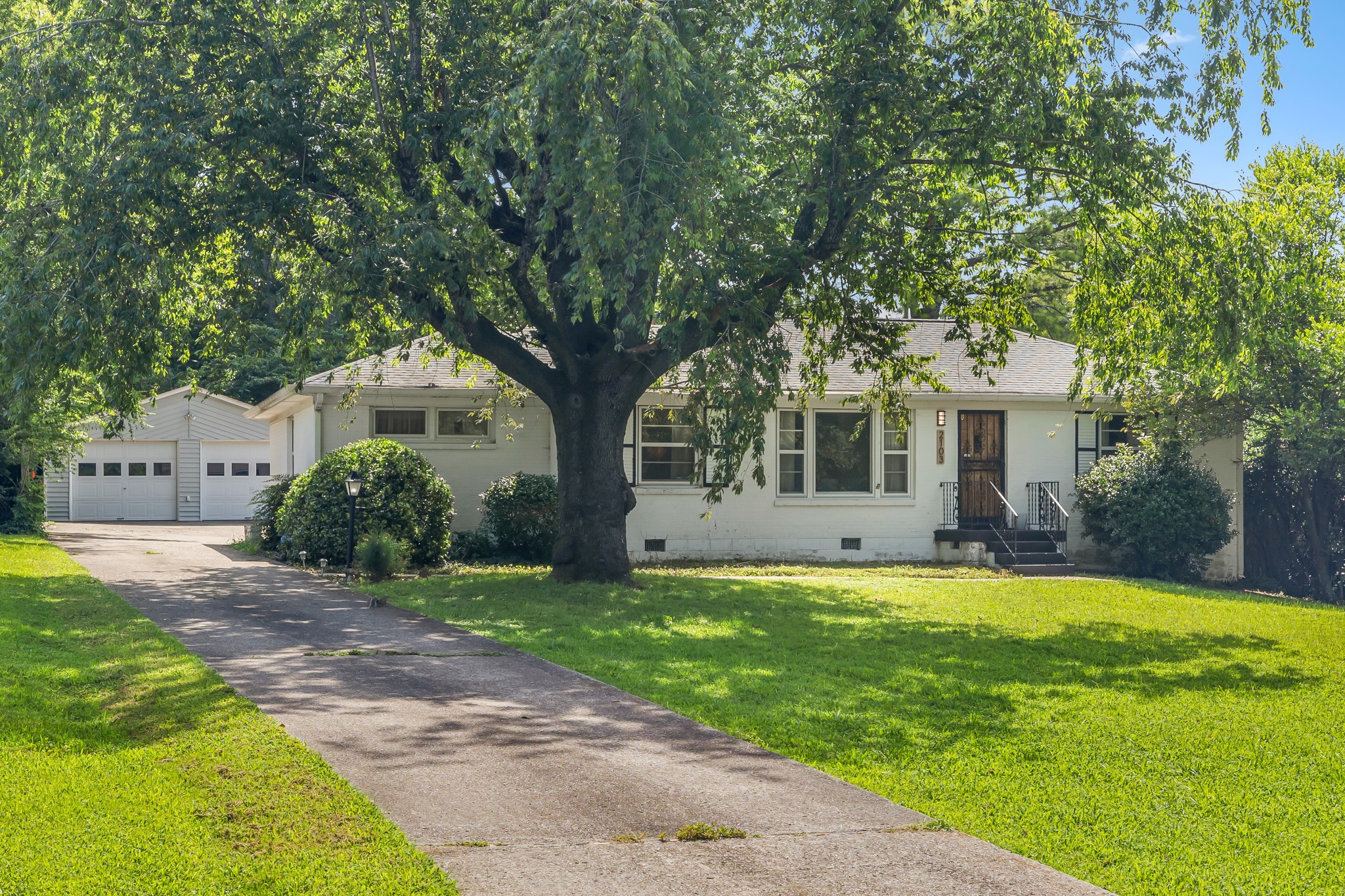2103 Dearborn Dr