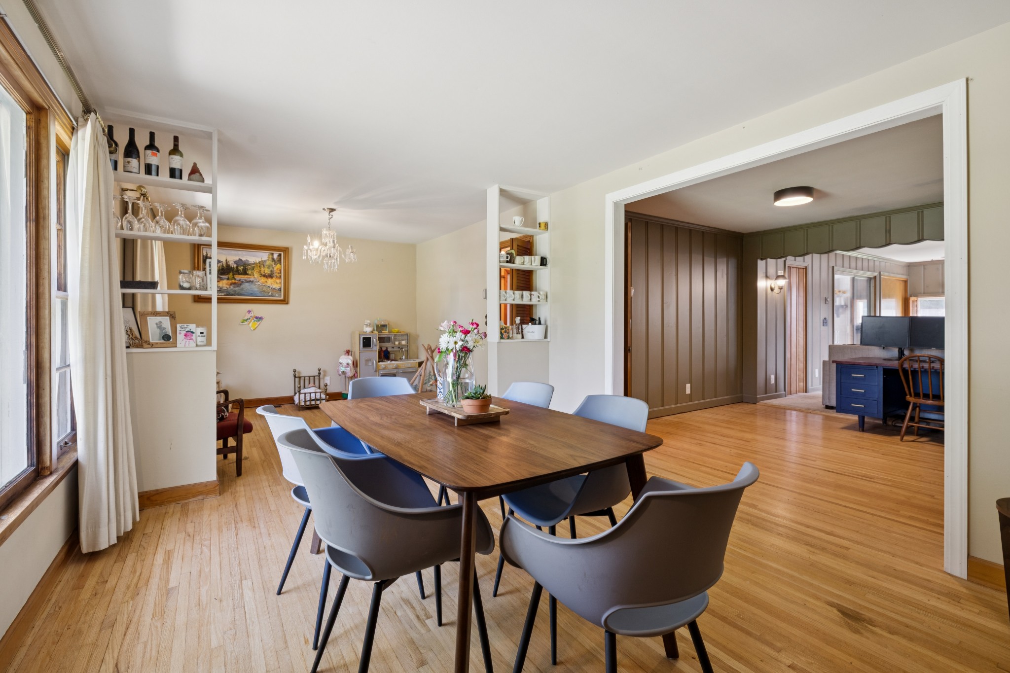 2103 Dearborn Dr