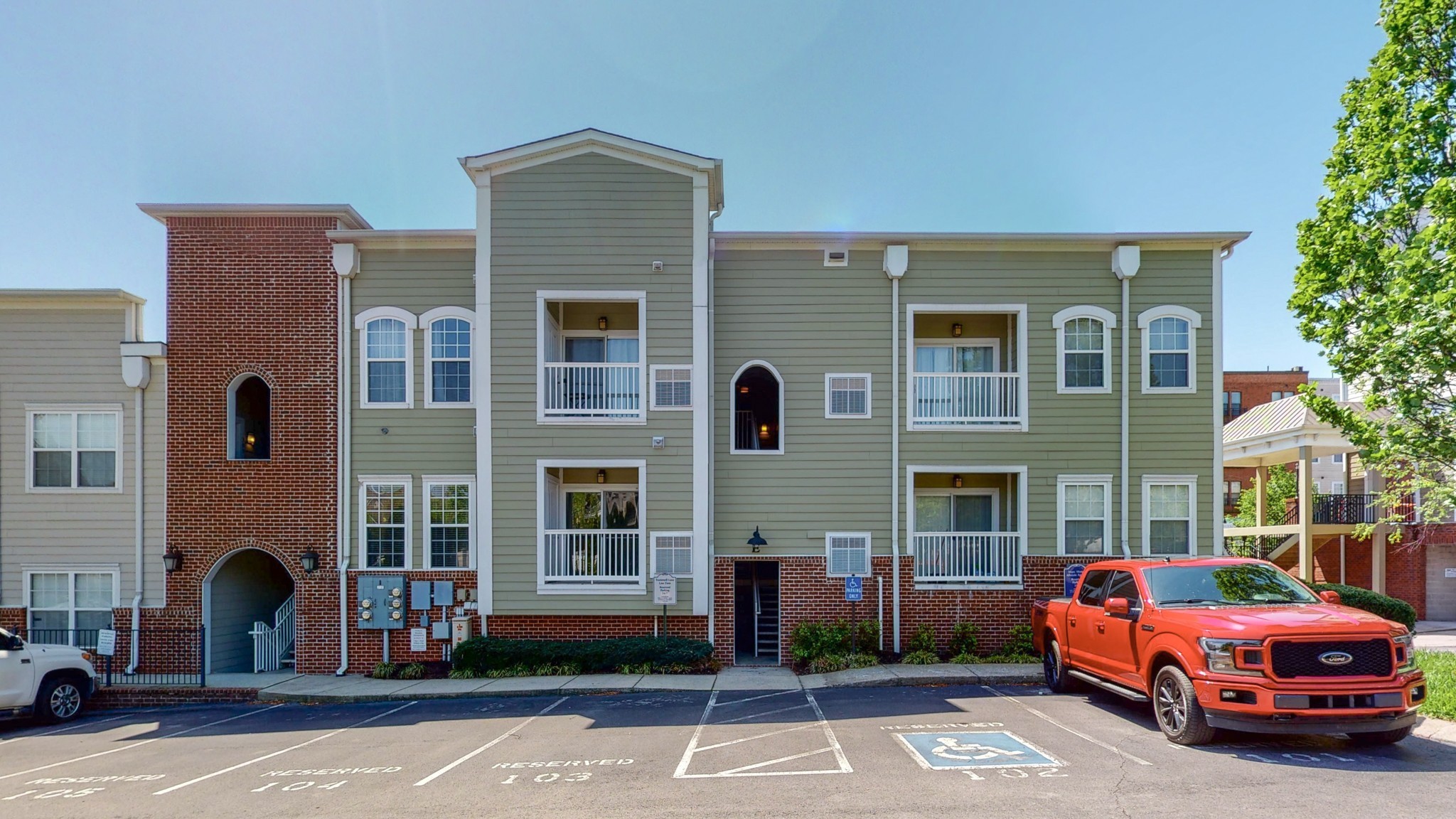 7009 Lenox Village Dr E204