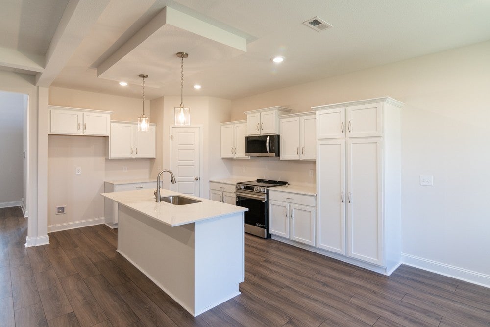 1543 Hidden Creek Trail