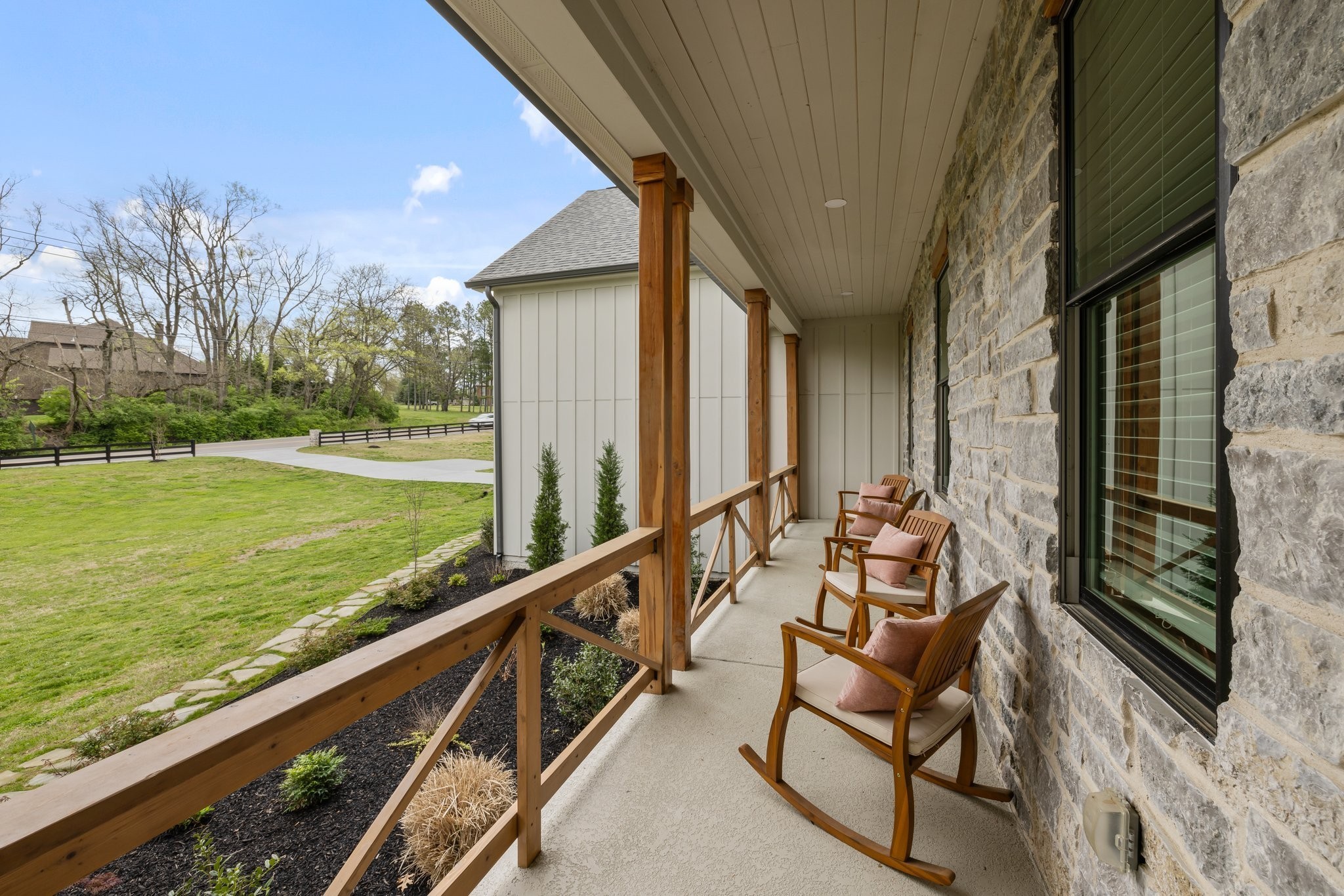 9409 Clovercroft Rd