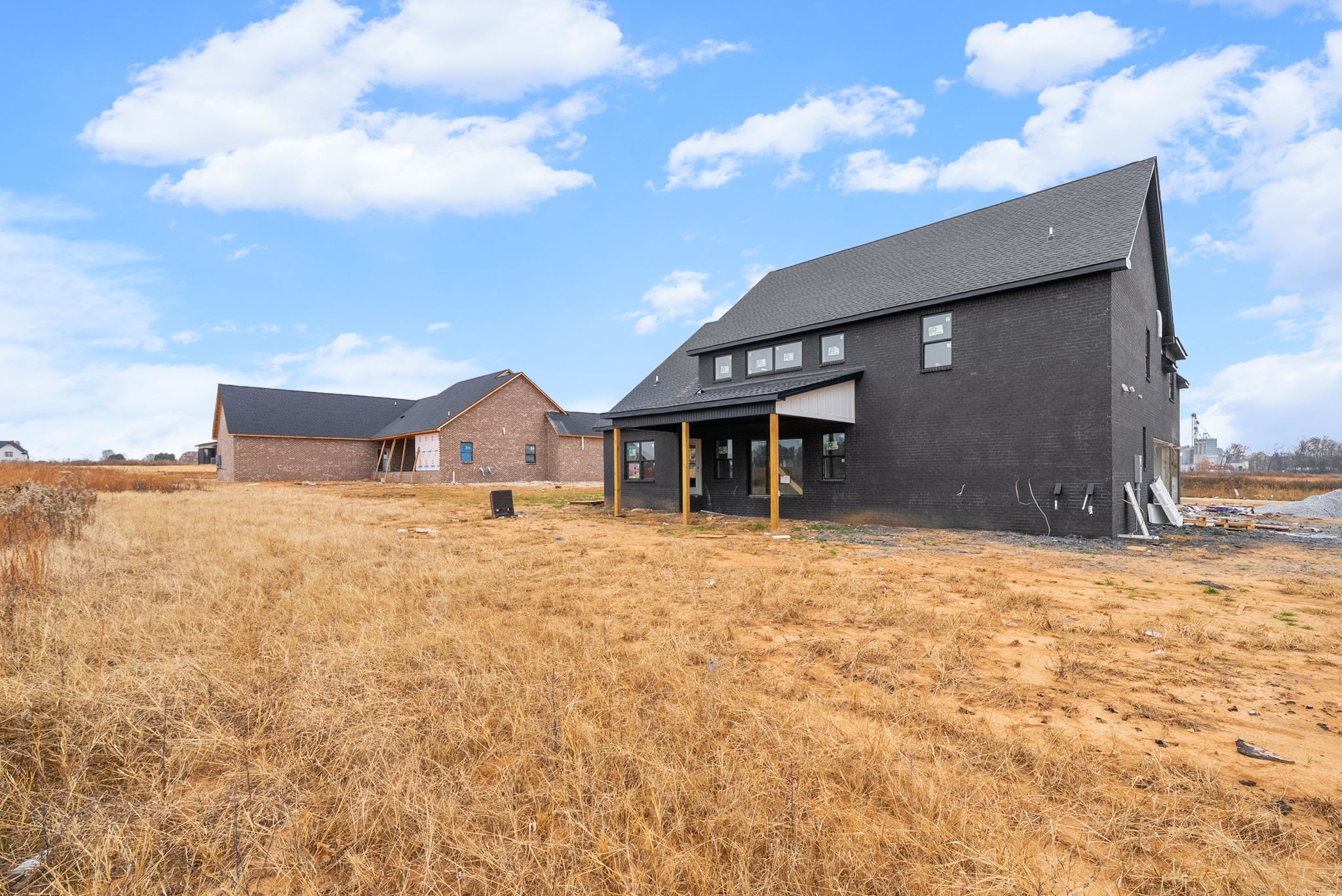 Clarksville, Tennessee 37040, United States, 4 Bedrooms Bedrooms, ,4 BathroomsBathrooms,Residential,Active,181378