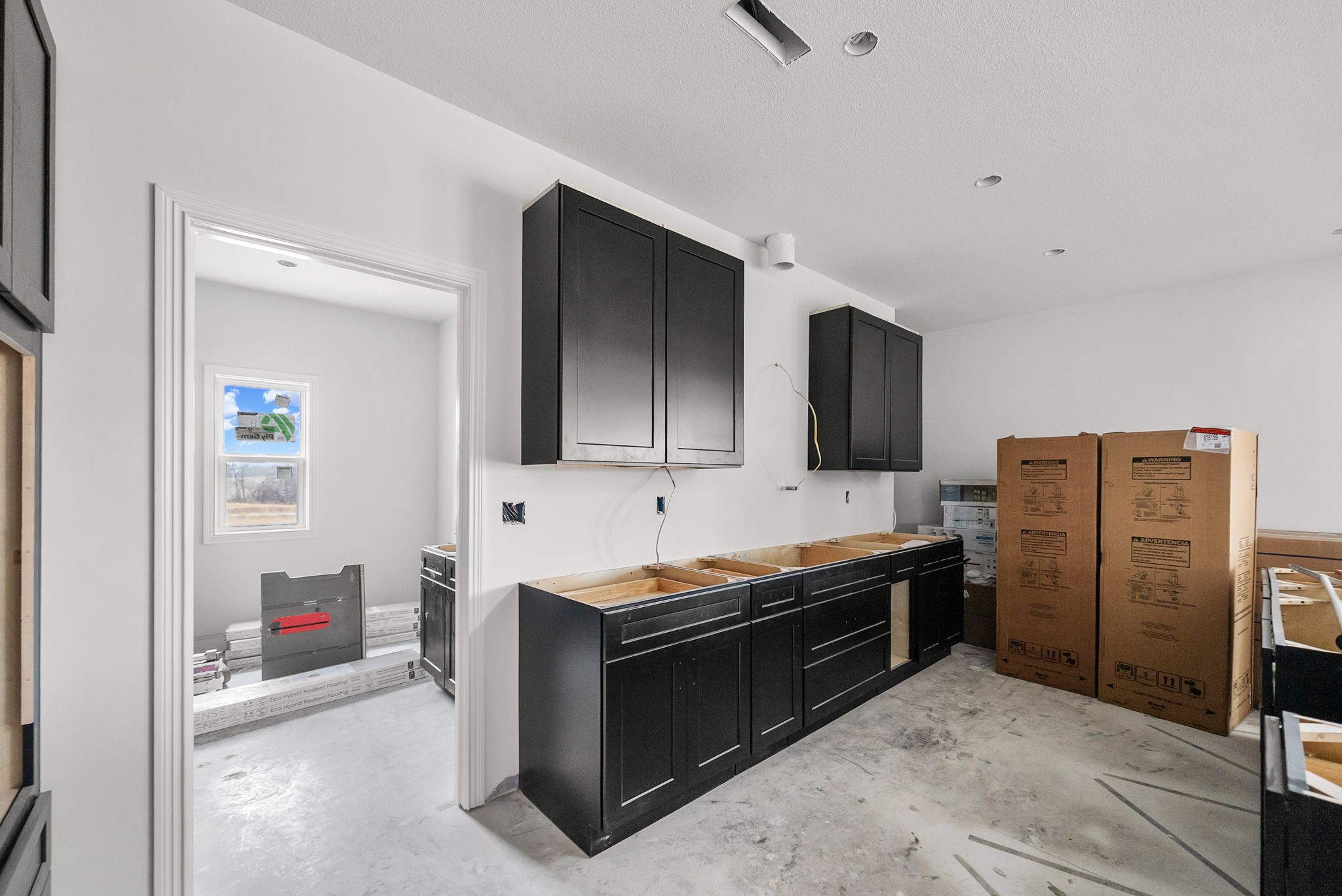 Clarksville, Tennessee 37040, United States, 4 Bedrooms Bedrooms, ,4 BathroomsBathrooms,Residential,Active,181378