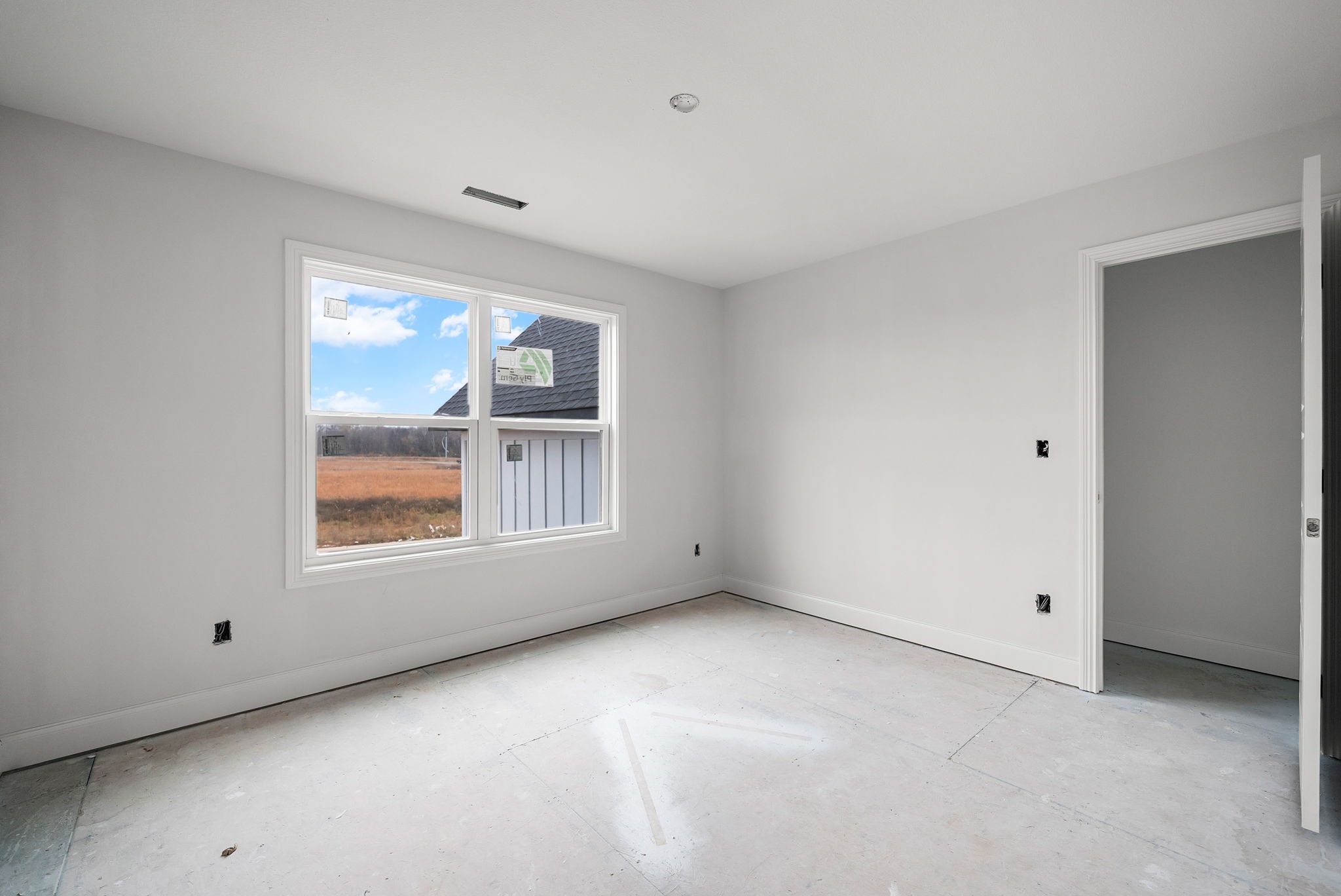 Clarksville, Tennessee 37040, United States, 4 Bedrooms Bedrooms, ,4 BathroomsBathrooms,Residential,Active,181378