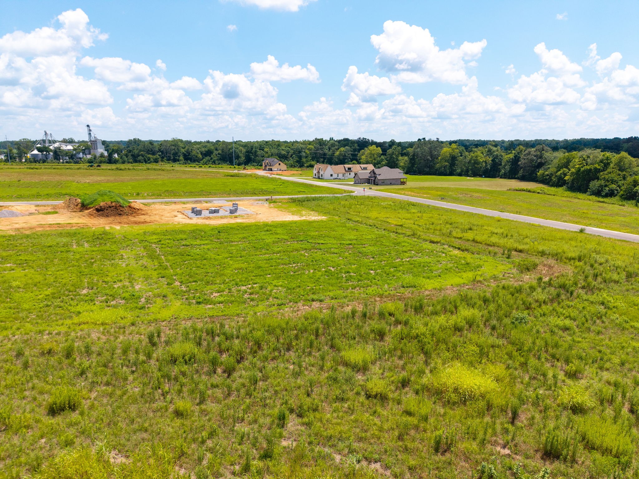 Clarksville, Tennessee 37040, United States, 4 Bedrooms Bedrooms, ,4 BathroomsBathrooms,Residential,Active,181378