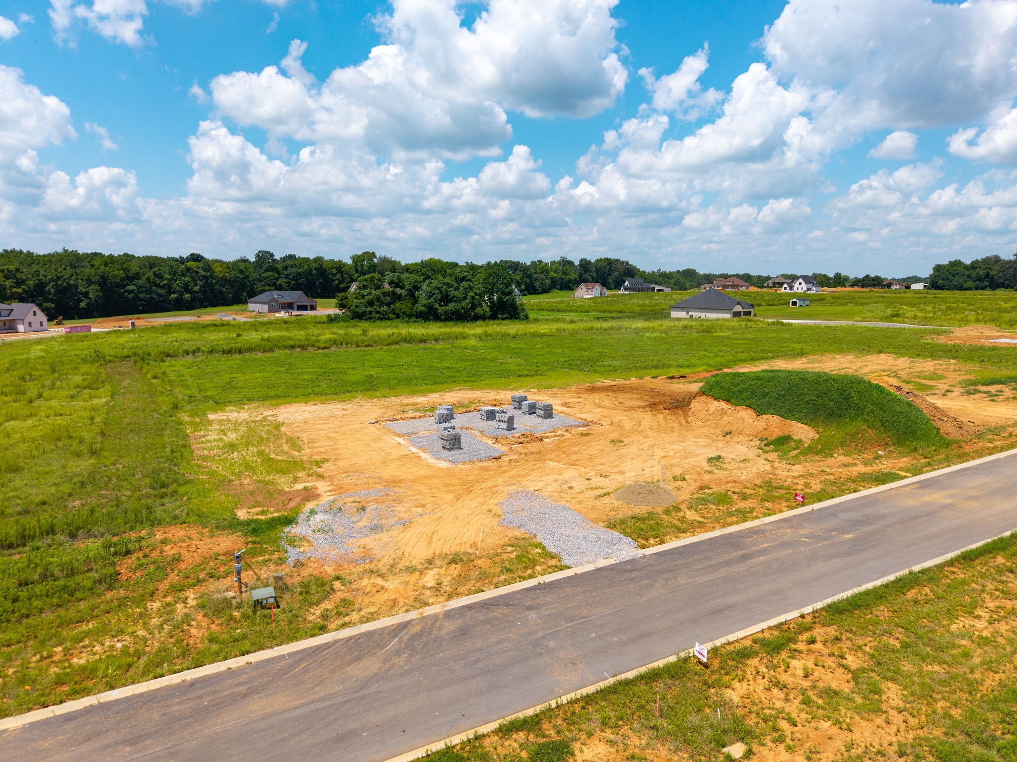 Clarksville, Tennessee 37040, United States, 4 Bedrooms Bedrooms, ,4 BathroomsBathrooms,Residential,Active,181378