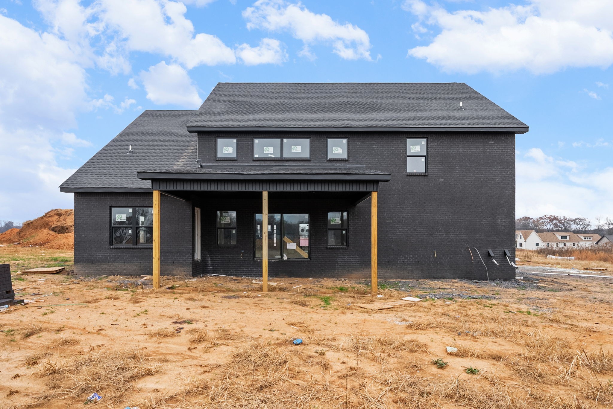 Clarksville, Tennessee 37040, United States, 4 Bedrooms Bedrooms, ,4 BathroomsBathrooms,Residential,Active,181378