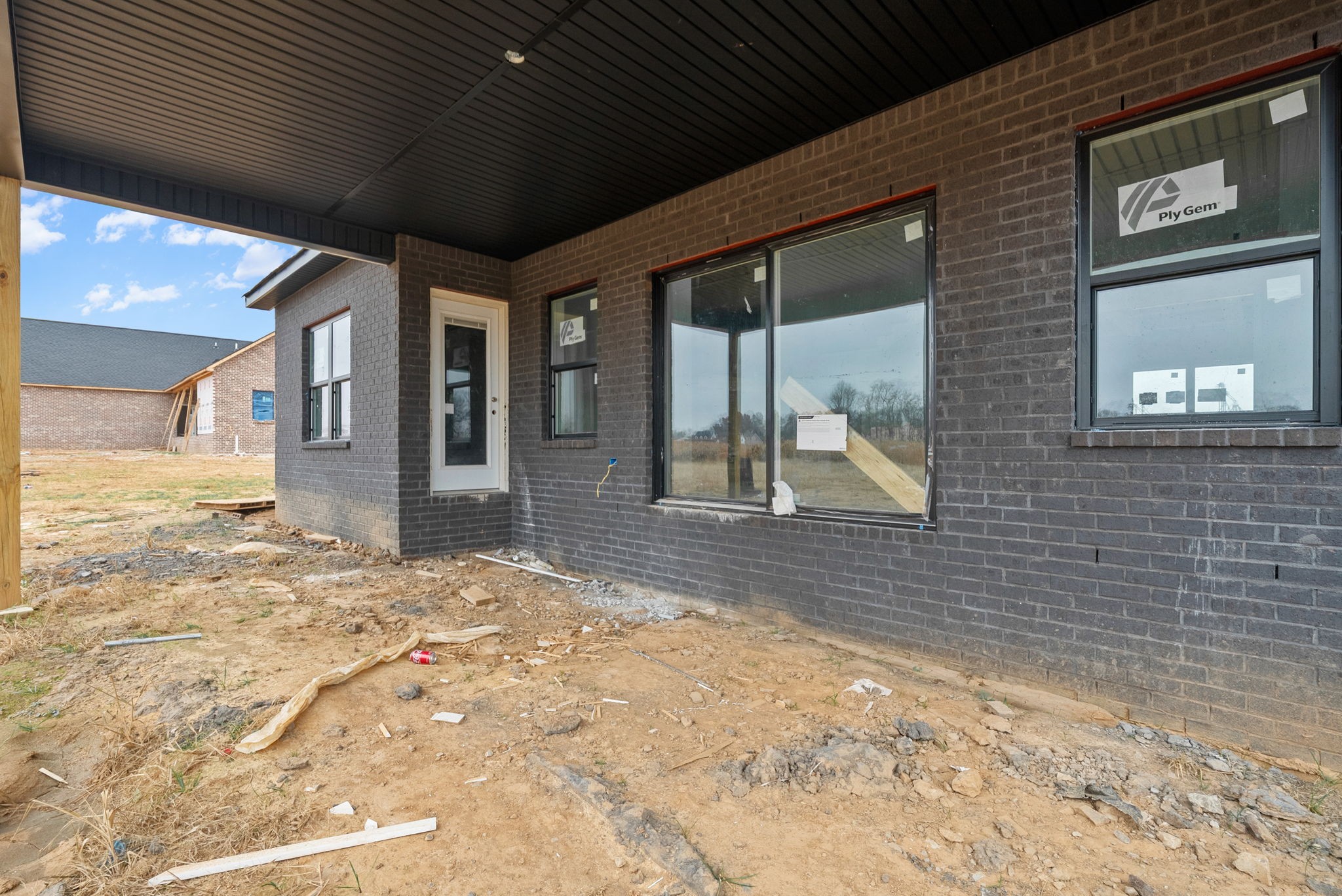 Clarksville, Tennessee 37040, United States, 4 Bedrooms Bedrooms, ,4 BathroomsBathrooms,Residential,Active,181378