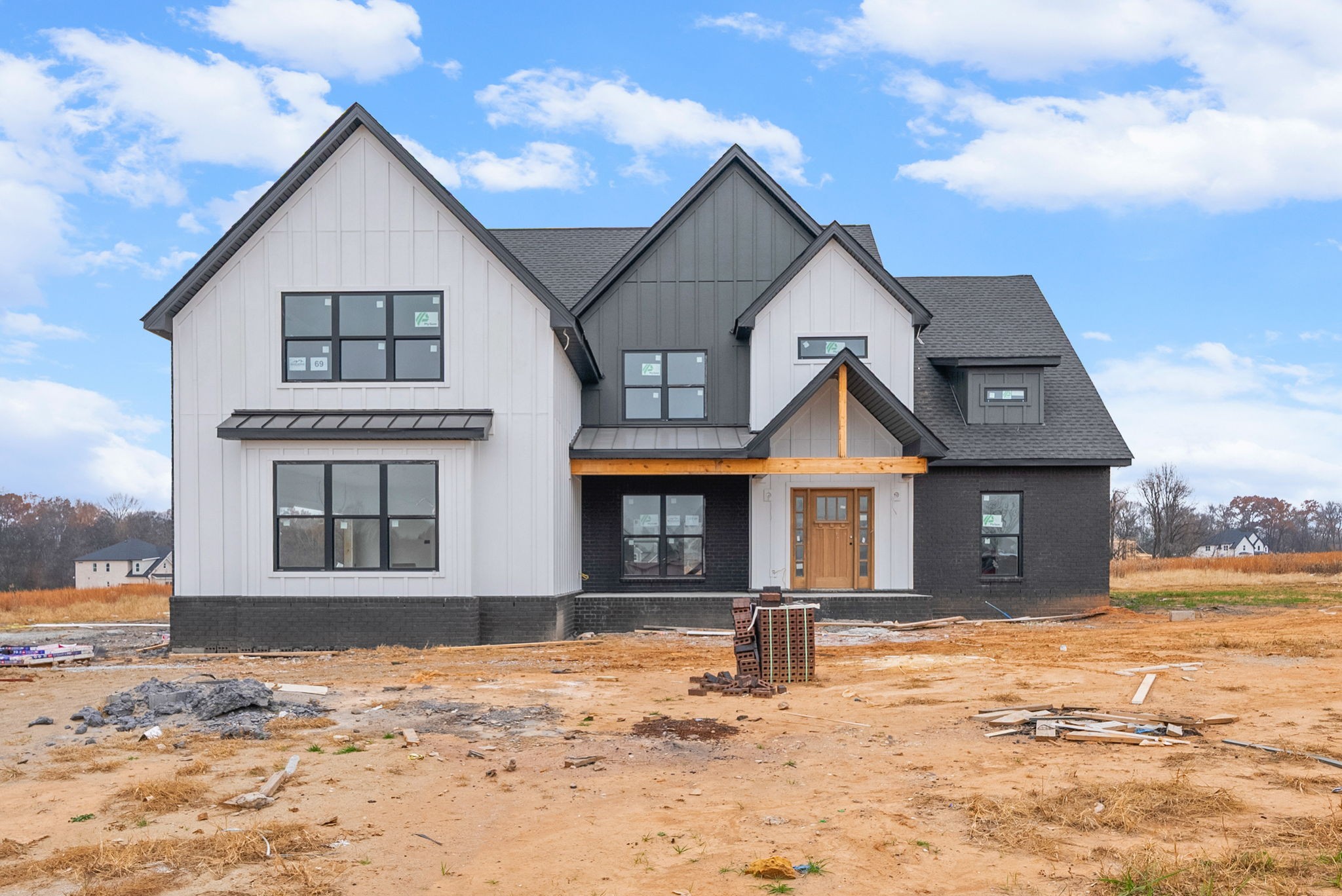 Clarksville, Tennessee 37040, United States, 4 Bedrooms Bedrooms, ,4 BathroomsBathrooms,Residential,Active,181378