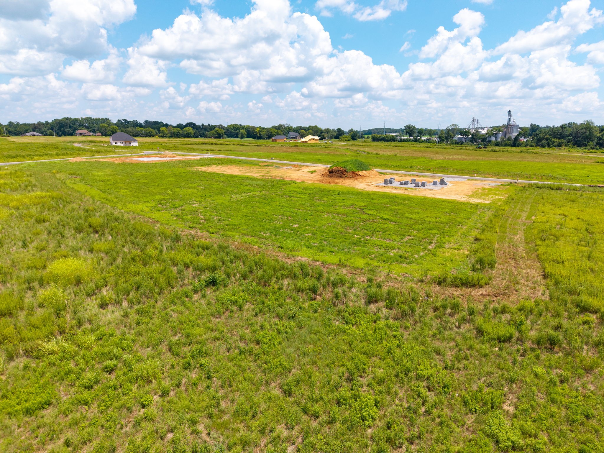 Clarksville, Tennessee 37040, United States, 4 Bedrooms Bedrooms, ,4 BathroomsBathrooms,Residential,Active,181378