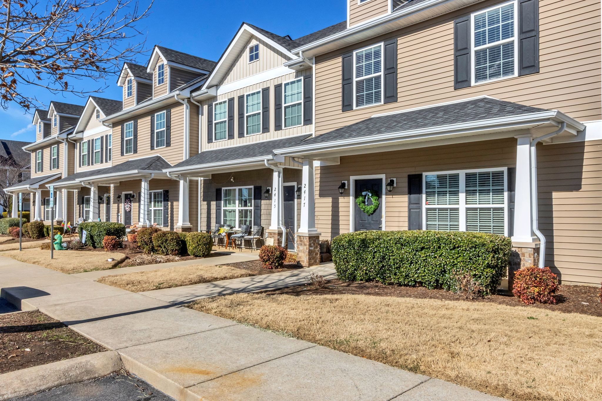 2417 New Holland Cir