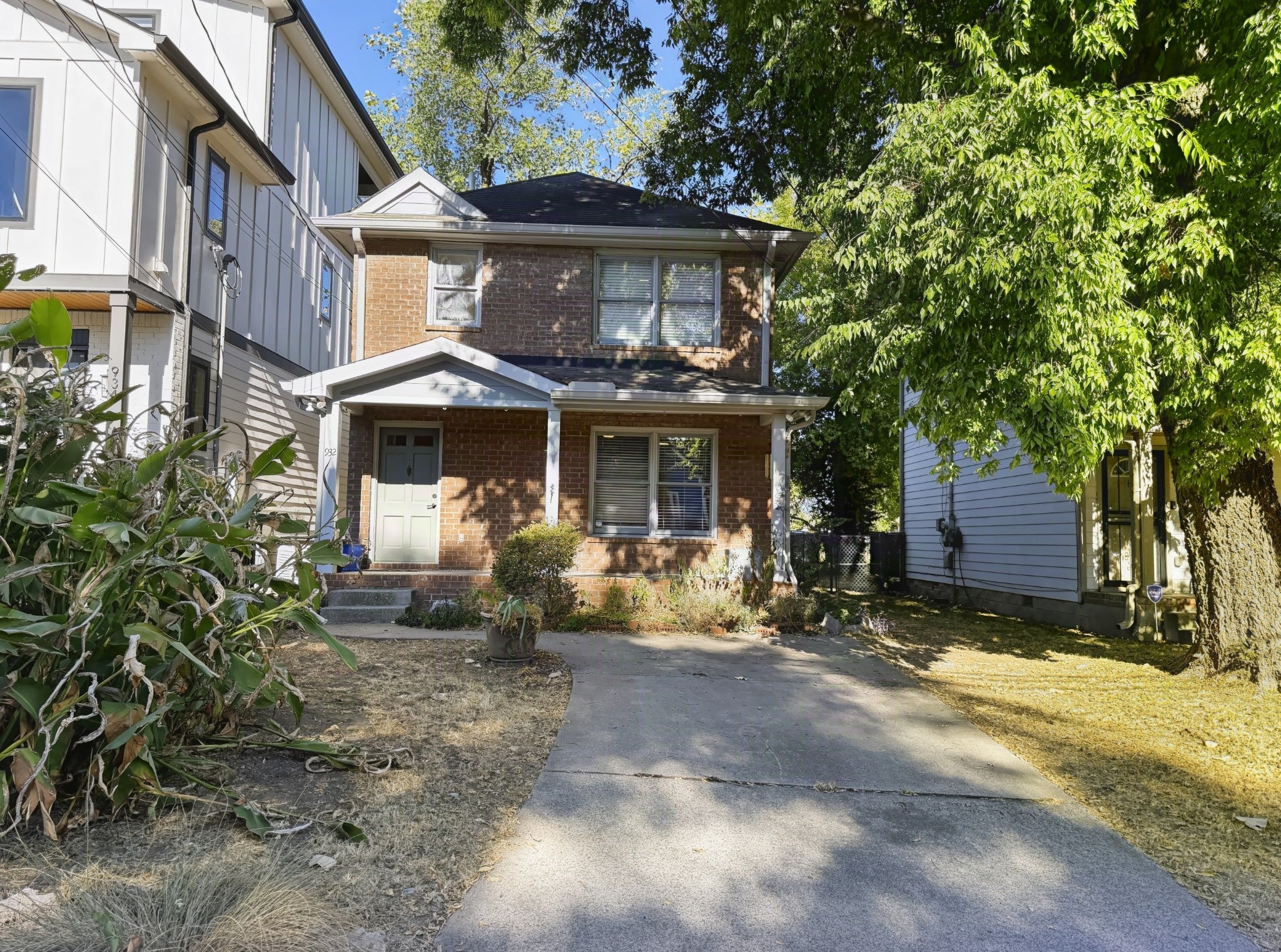3.0-bed rental at 932 11th Ave N