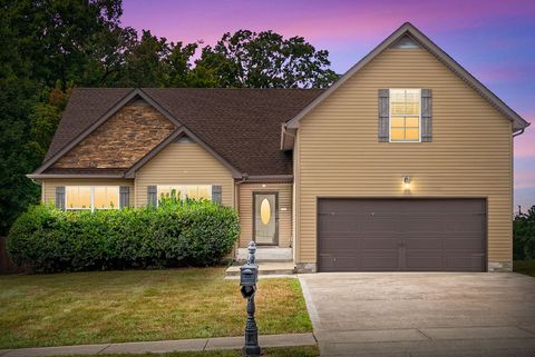 1102 Meachem Dr Clarksville TN 37042