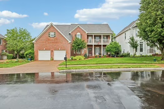 200 Heathstone Cir