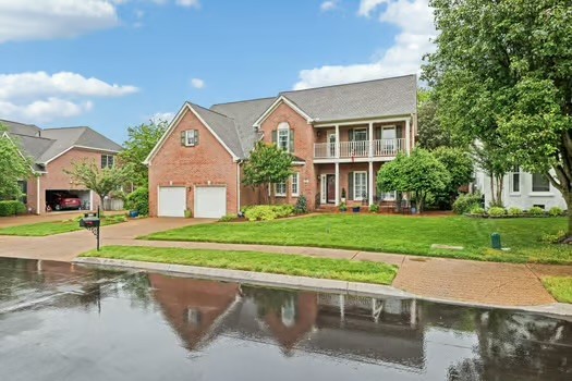 200 Heathstone Cir