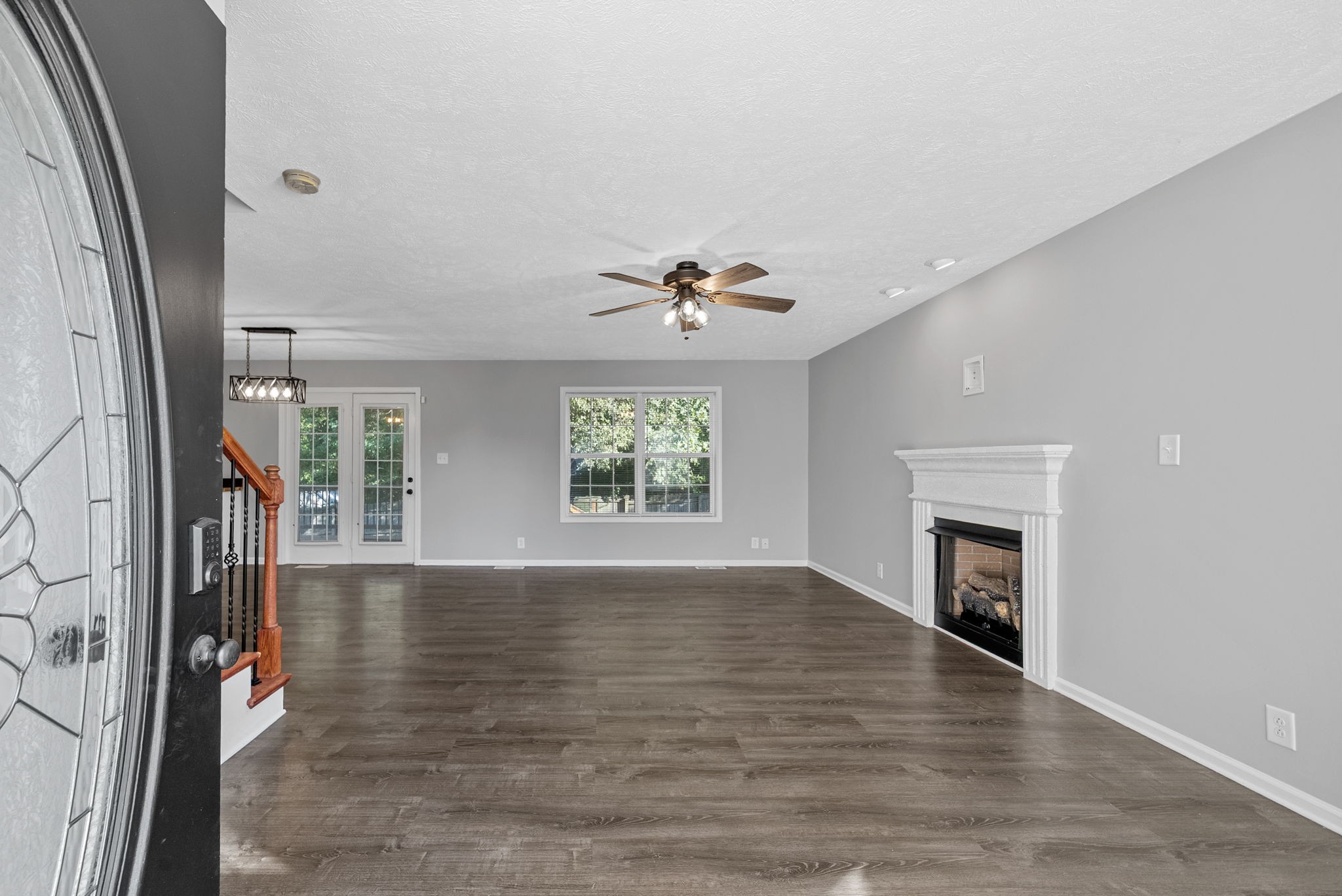 1873 Jackie Lorraine Dr