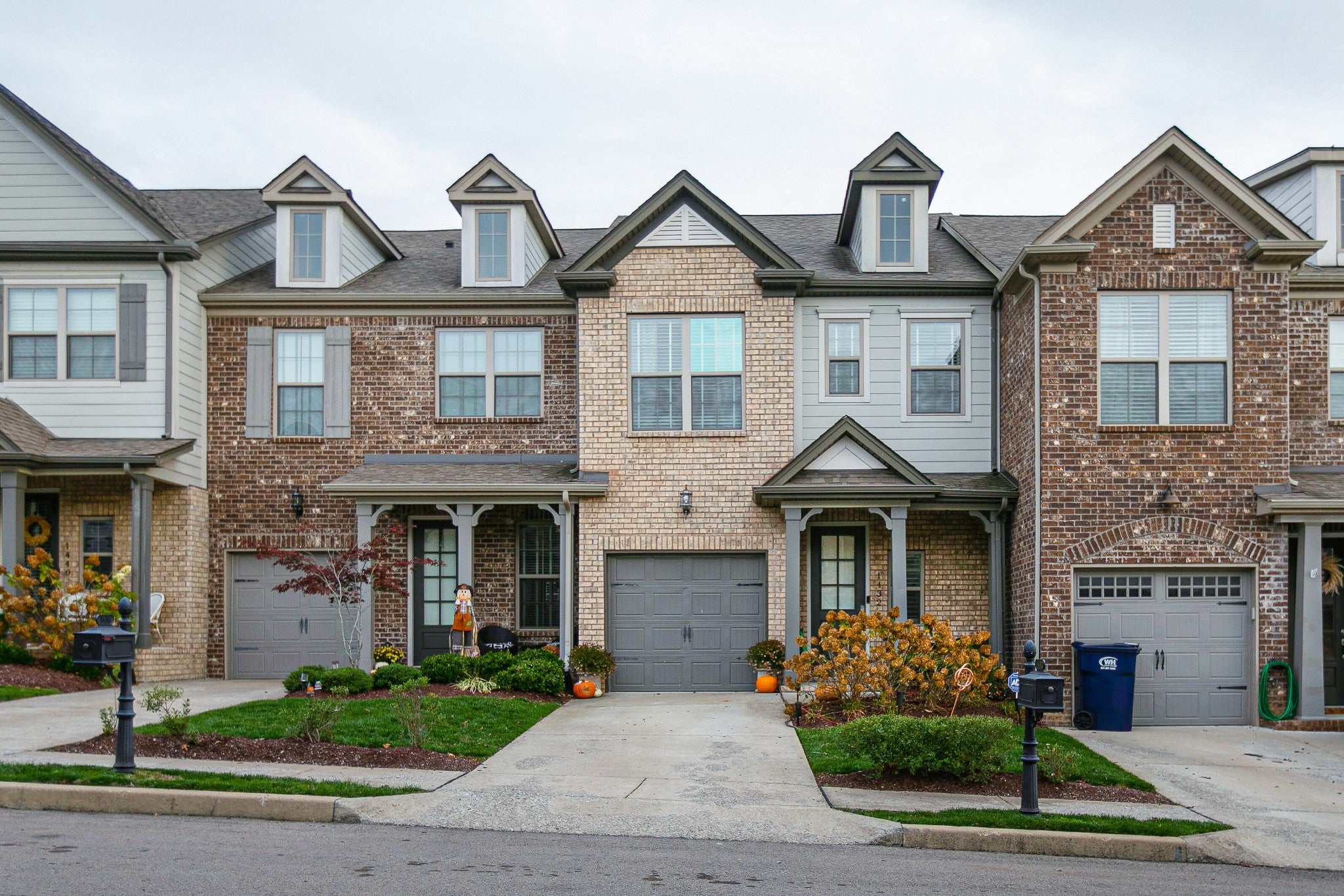 3.0-bed rental at 1432 Channing Dr